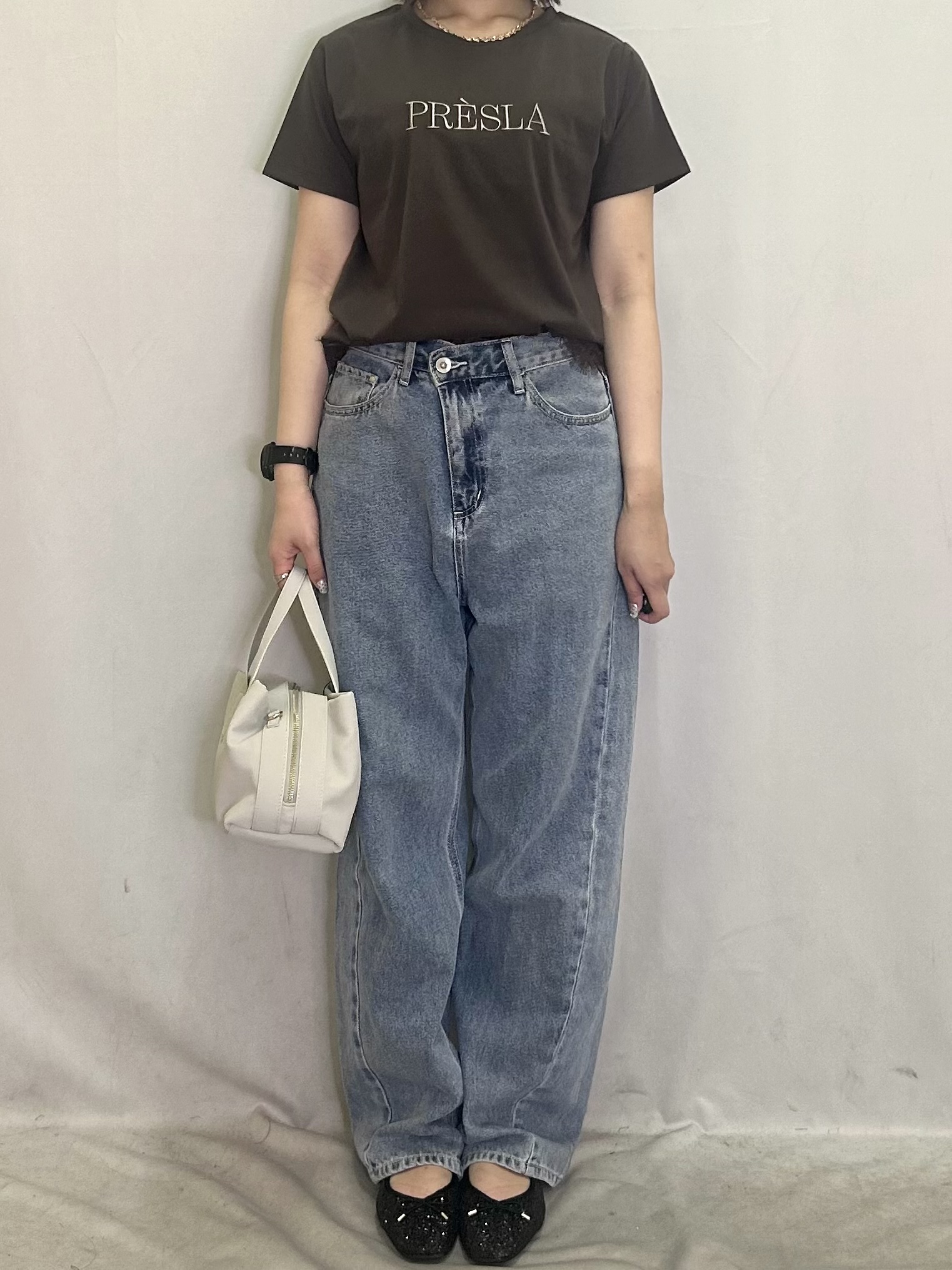 きららさんの「index｜【接触冷感／UVケア】裾レースロゴTシャツ《洗濯機OK／S-3L》」を使ったコーディネート