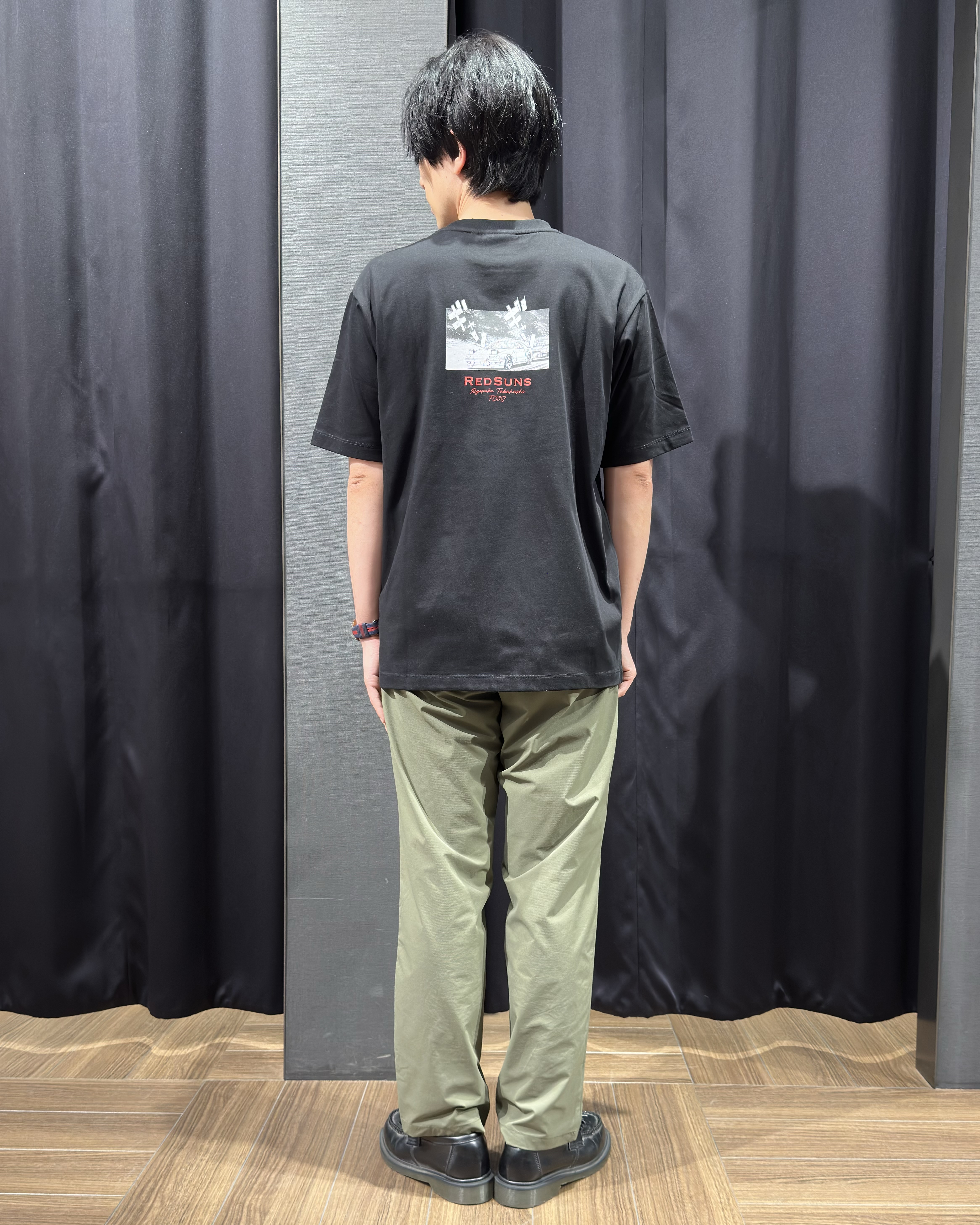 tomoyaさんの「THE SHOP TK｜頭文字D 別注 『タカハシ』 グラフィック半袖Tシャツ ステッカー＆チャーム付き」を使ったコーディネート