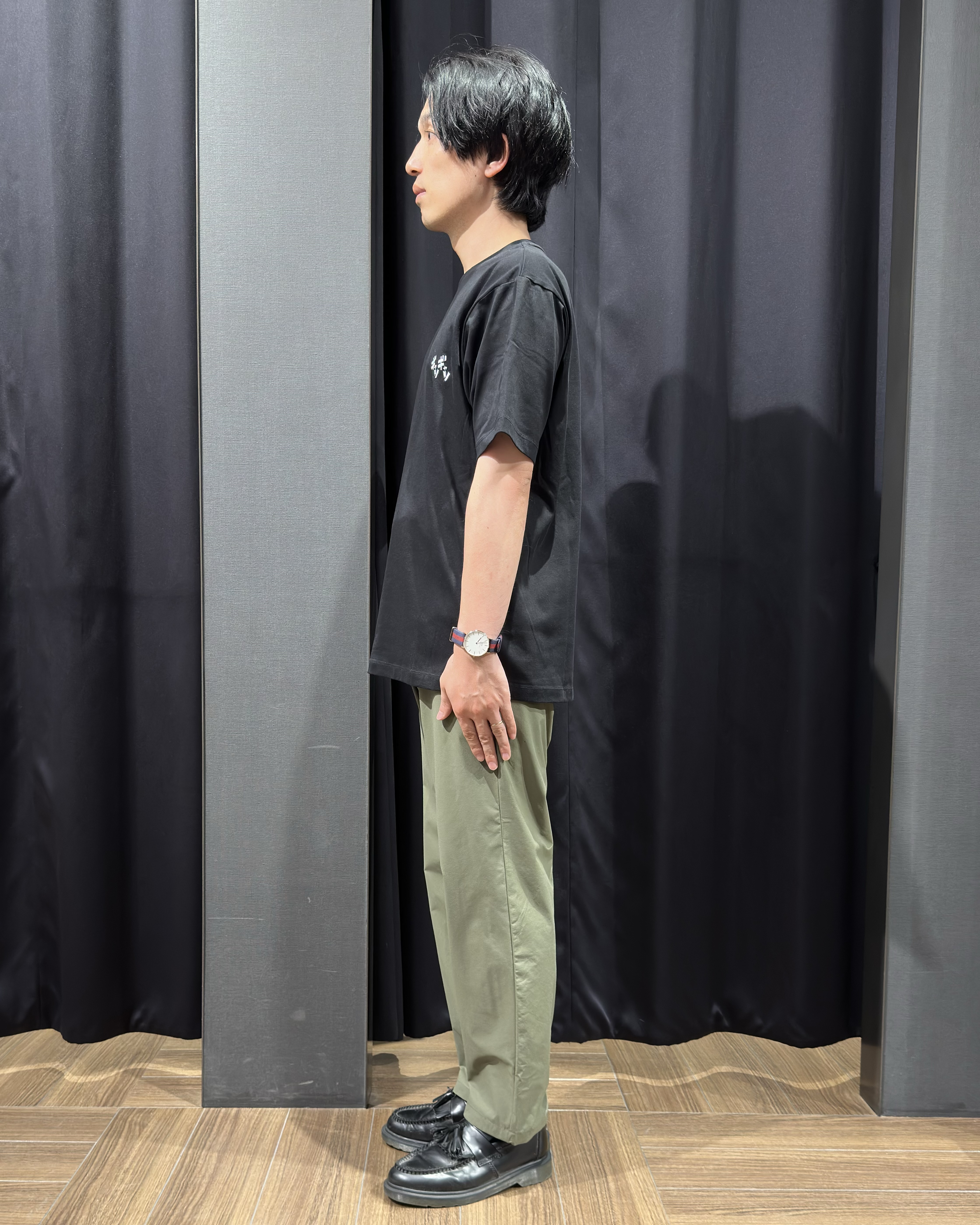 tomoyaさんの「THE SHOP TK｜頭文字D 別注 『タカハシ』 グラフィック半袖Tシャツ ステッカー＆チャーム付き」を使ったコーディネート