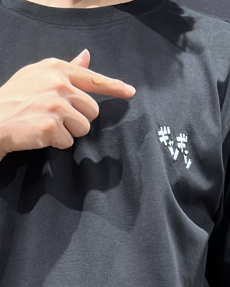 tomoyaさんの「THE SHOP TK｜頭文字D 別注 『タカハシ』 グラフィック半袖Tシャツ ステッカー＆チャーム付き」を使ったコーディネート