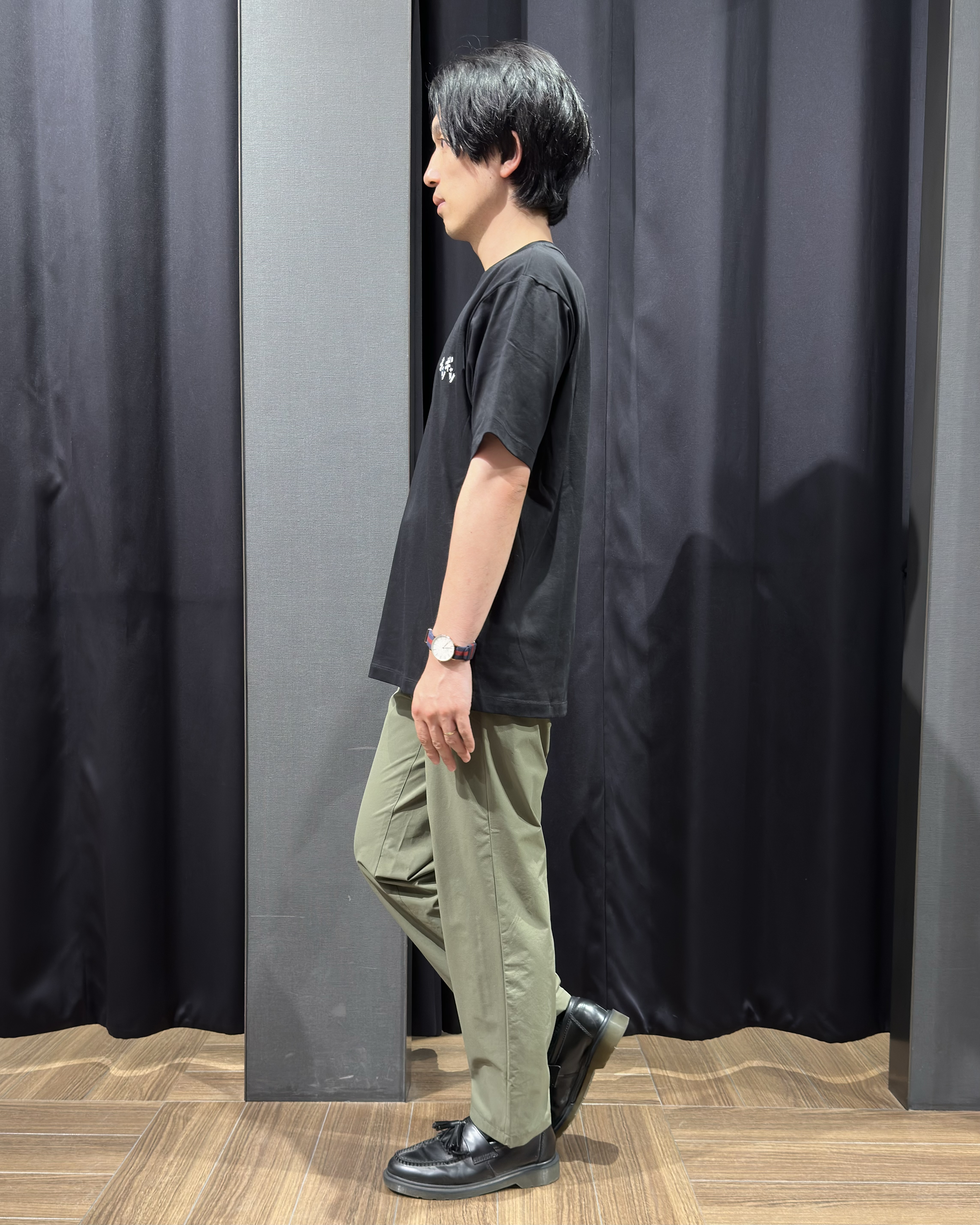 tomoyaさんの「THE SHOP TK｜頭文字D 別注 『タカハシ』 グラフィック半袖Tシャツ ステッカー＆チャーム付き」を使ったコーディネート