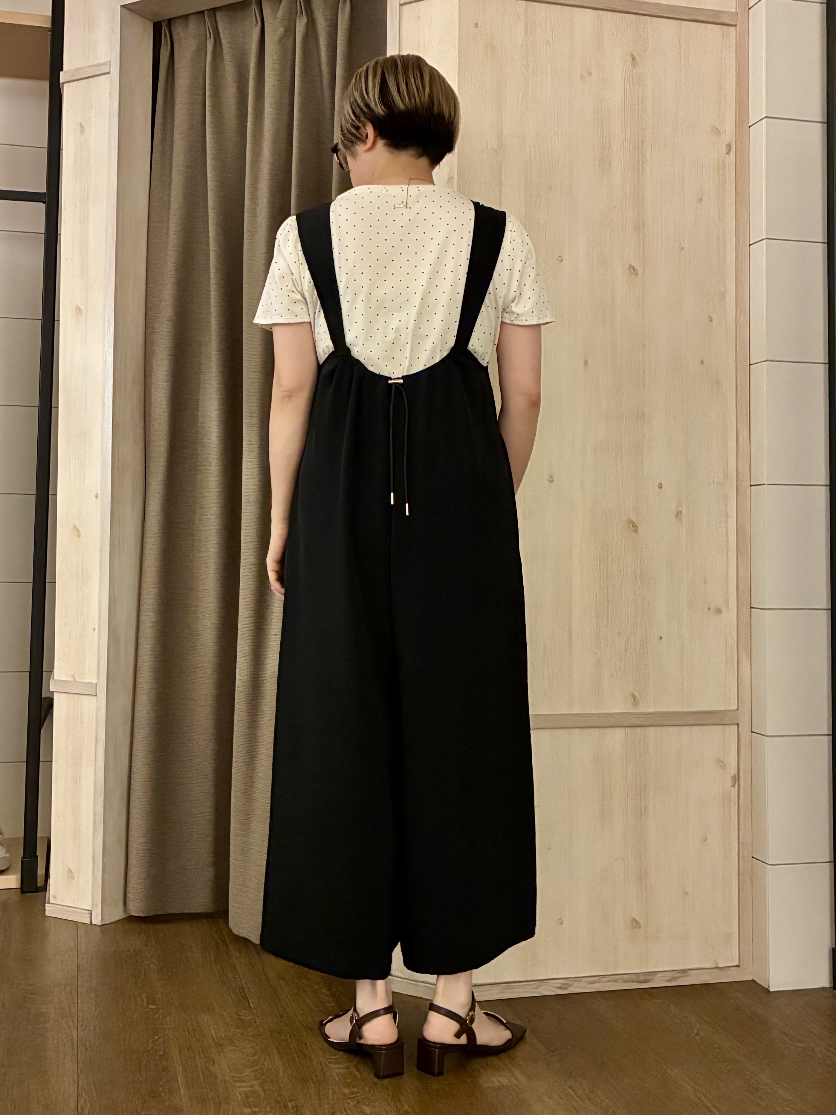 aiさんの「THE SHOP TK｜大人にちょうどいい チャーム付きドット柄Tシャツ」を使ったコーディネート