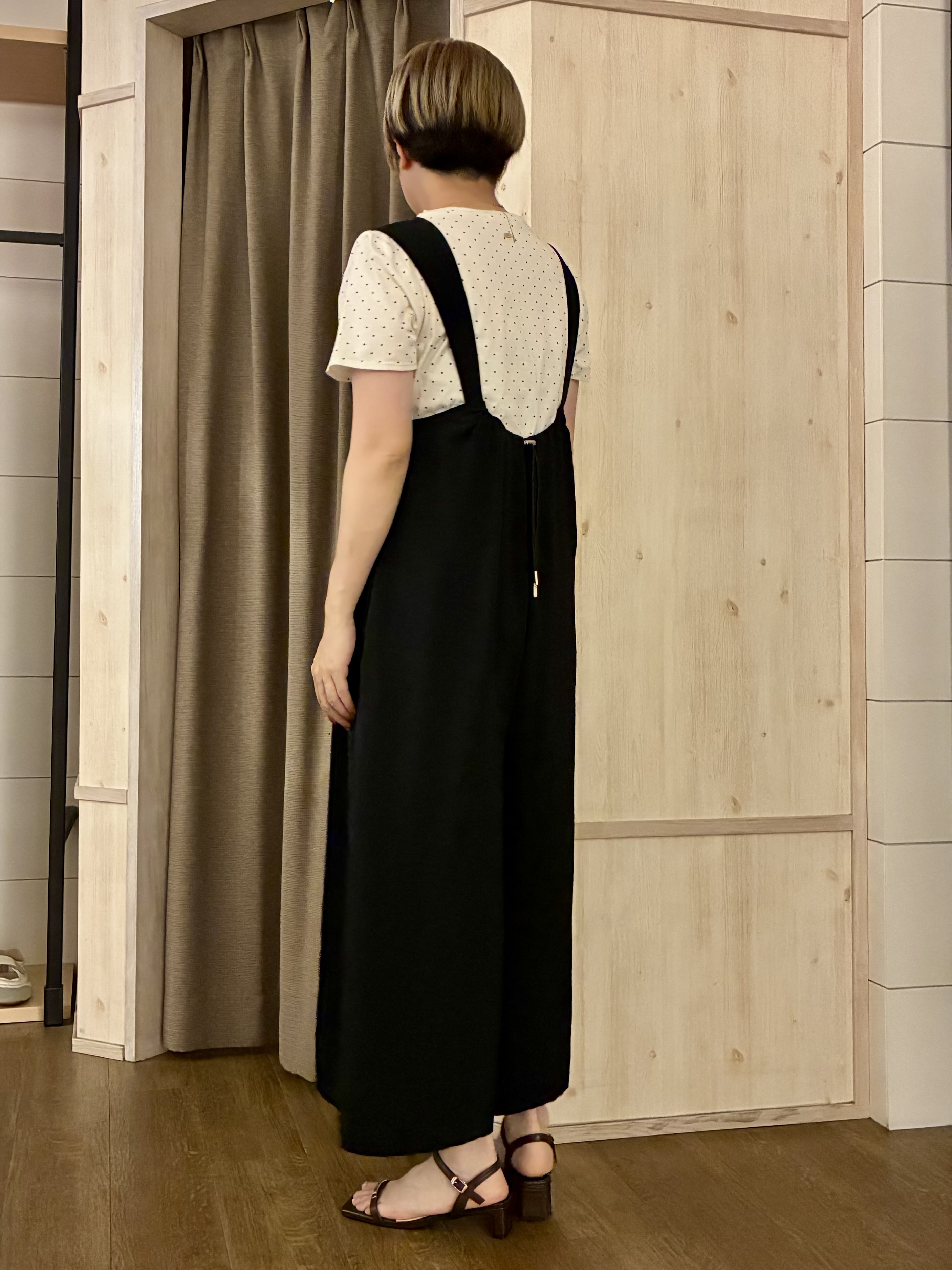 aiさんの「THE SHOP TK｜大人にちょうどいい チャーム付きドット柄Tシャツ」を使ったコーディネート