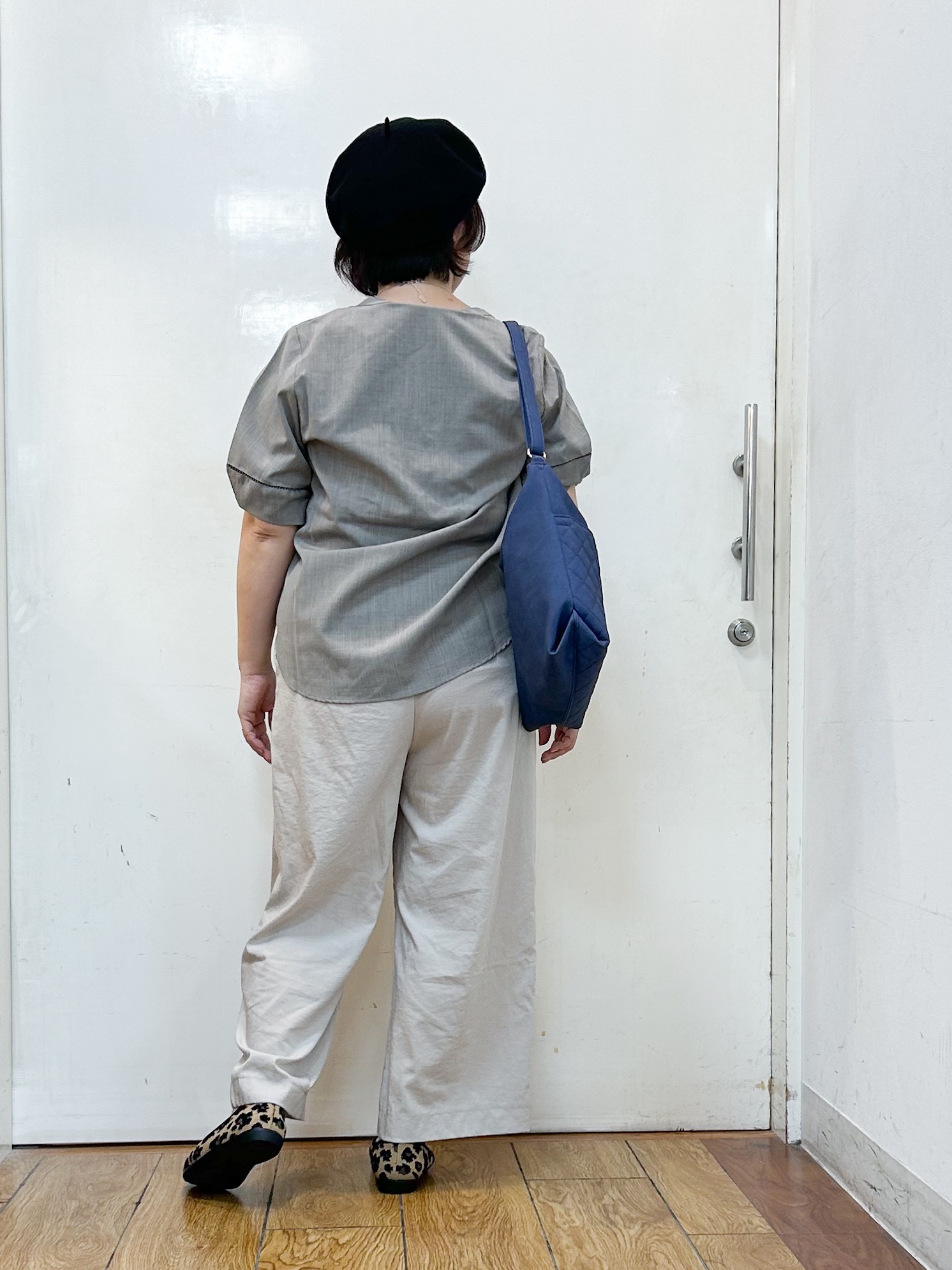 haruさんの「SHOO･LA･RUE｜【洗濯後しわになりにくい/インせずきまる】お袖のハシゴレースが涼やかな印象 麻調スキッパーブラウス」を使ったコーディネート