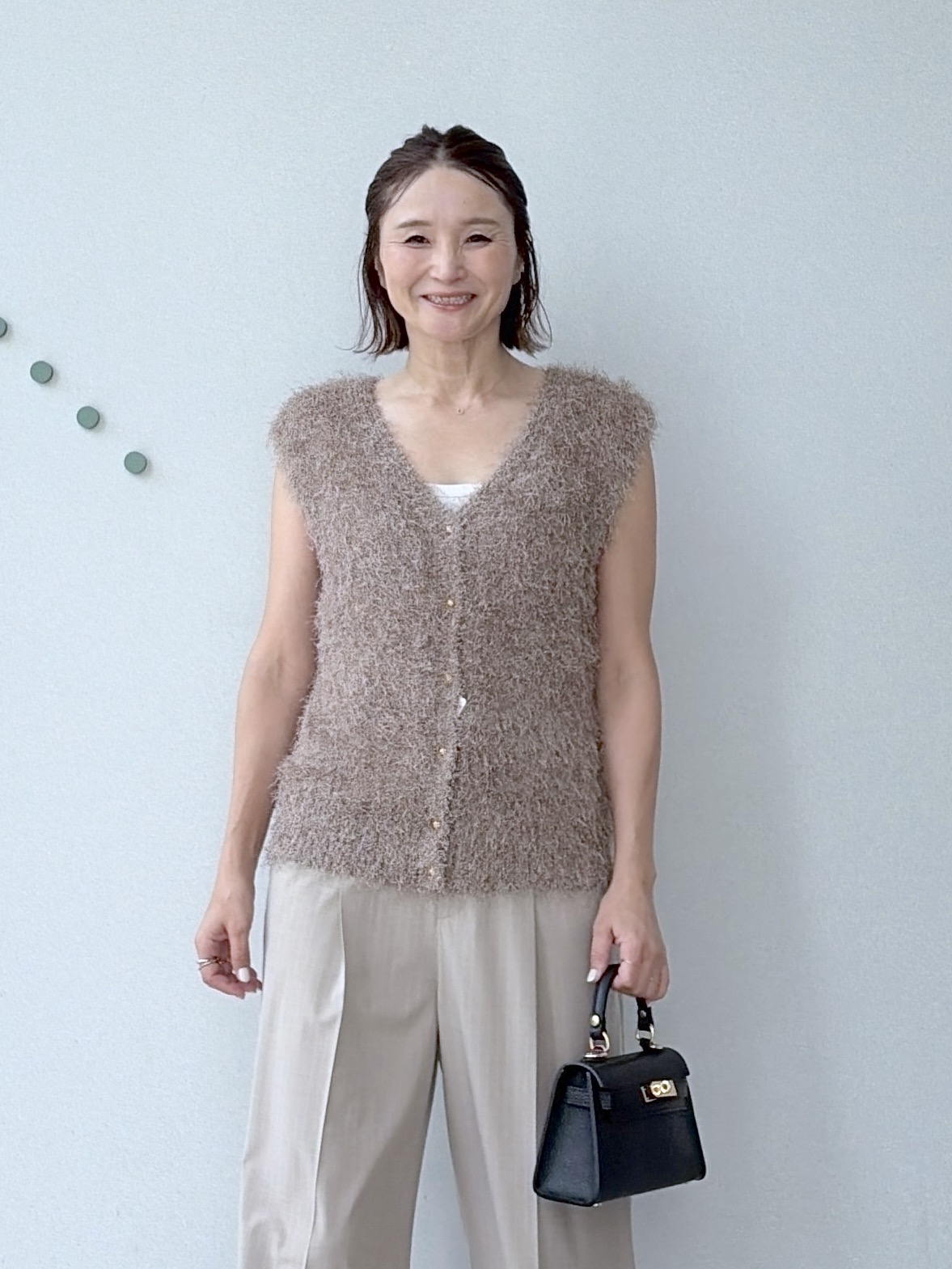 yoshikadoさんの「DRESSTERIOR｜フェザーヤーン2WAYニットプルオーバー」を使ったコーディネート