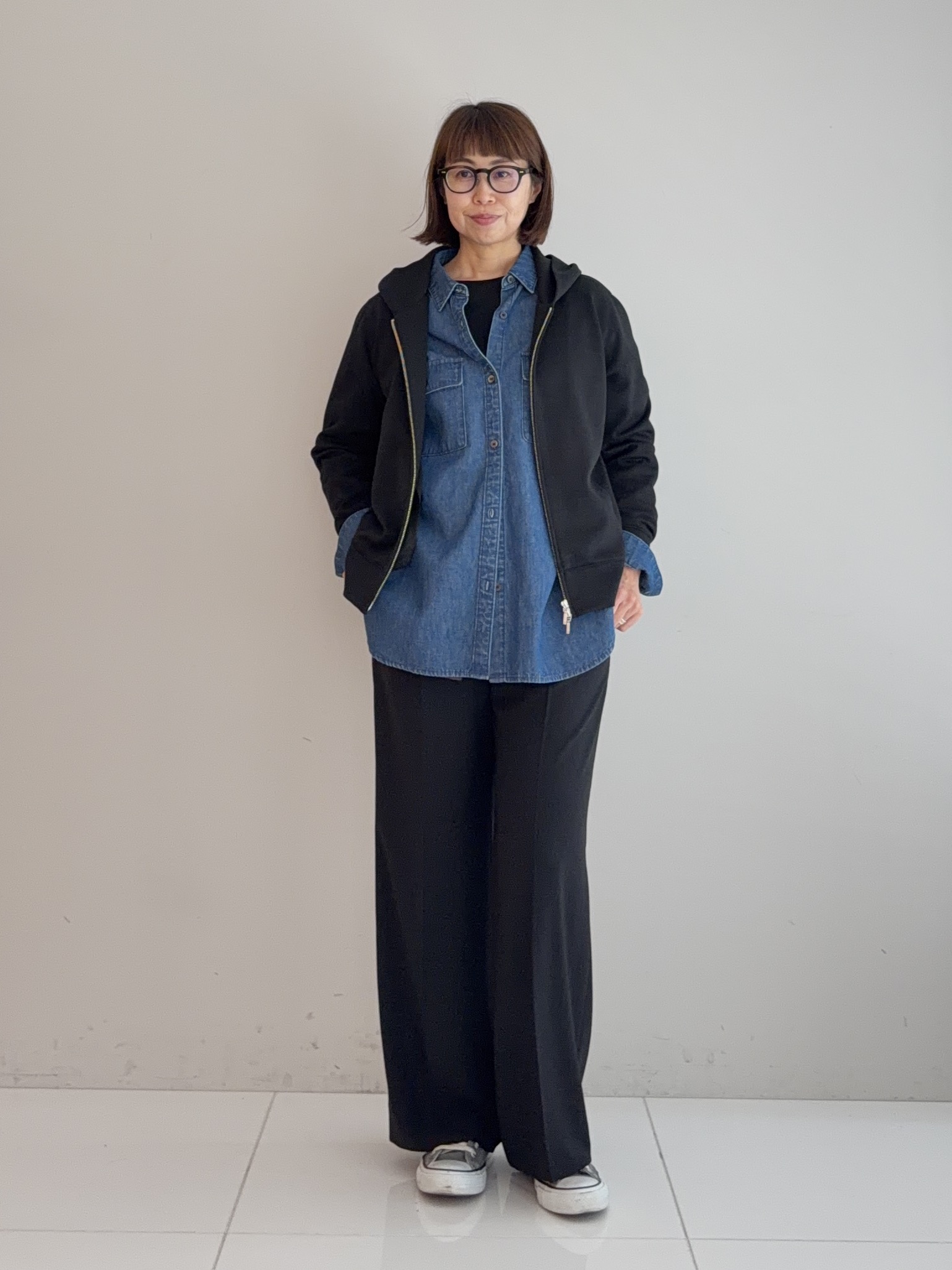 murayamaさんの「INDIVI｜【新作登場！着る日傘】 ワイドストレートパンツ」を使ったコーディネート