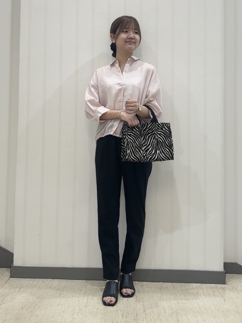 ちひさんの「INDIVI｜【シアー／7分袖】体型カバーゆったりシャツ」を使ったコーディネート