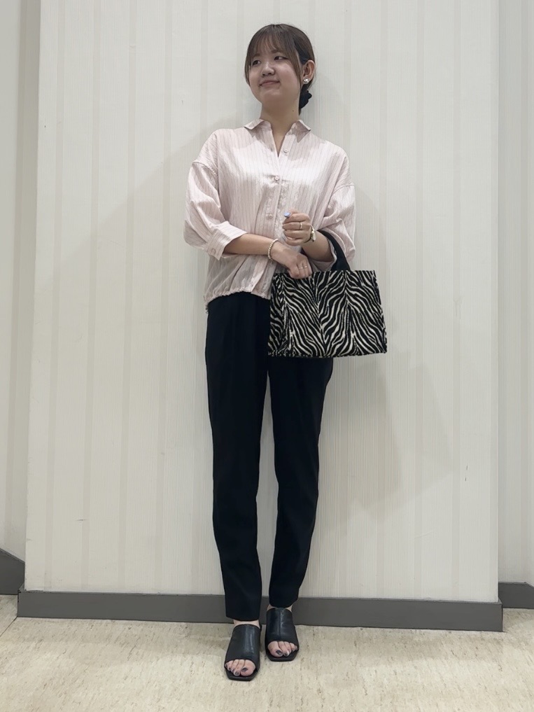 ちひさんの「INDIVI｜【シアー／7分袖】体型カバーゆったりシャツ」を使ったコーディネート