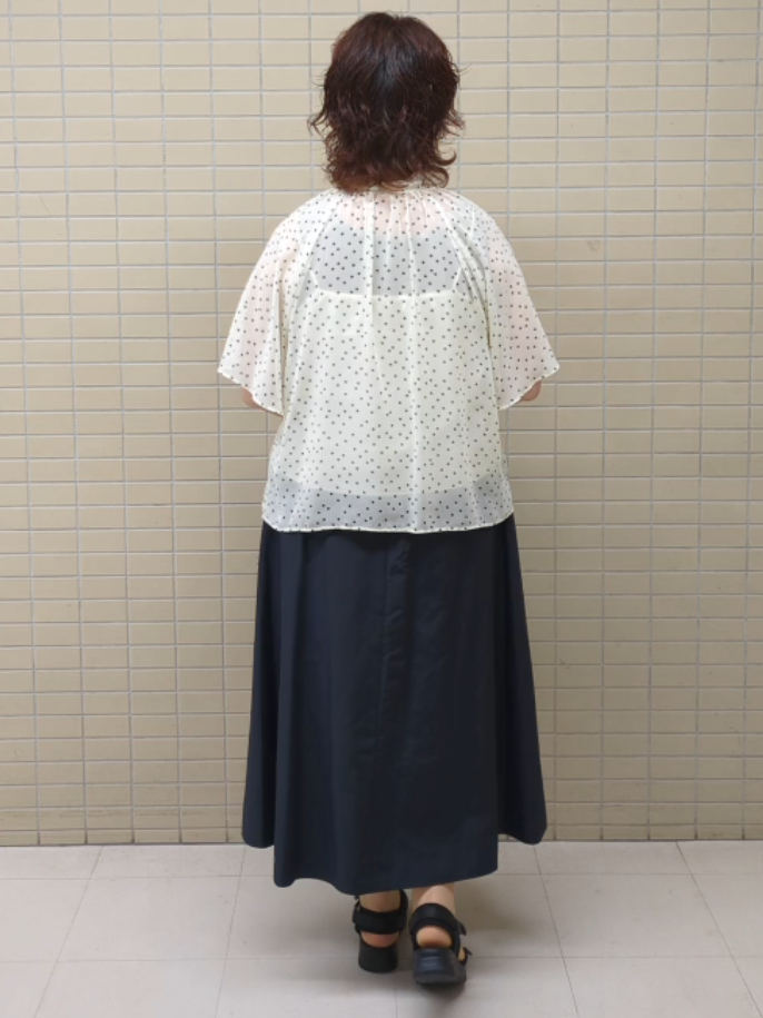 ハム太郎さんの「Reflect｜【セットアップ／手洗い可】ドット柄シアーブラウス」を使ったコーディネート