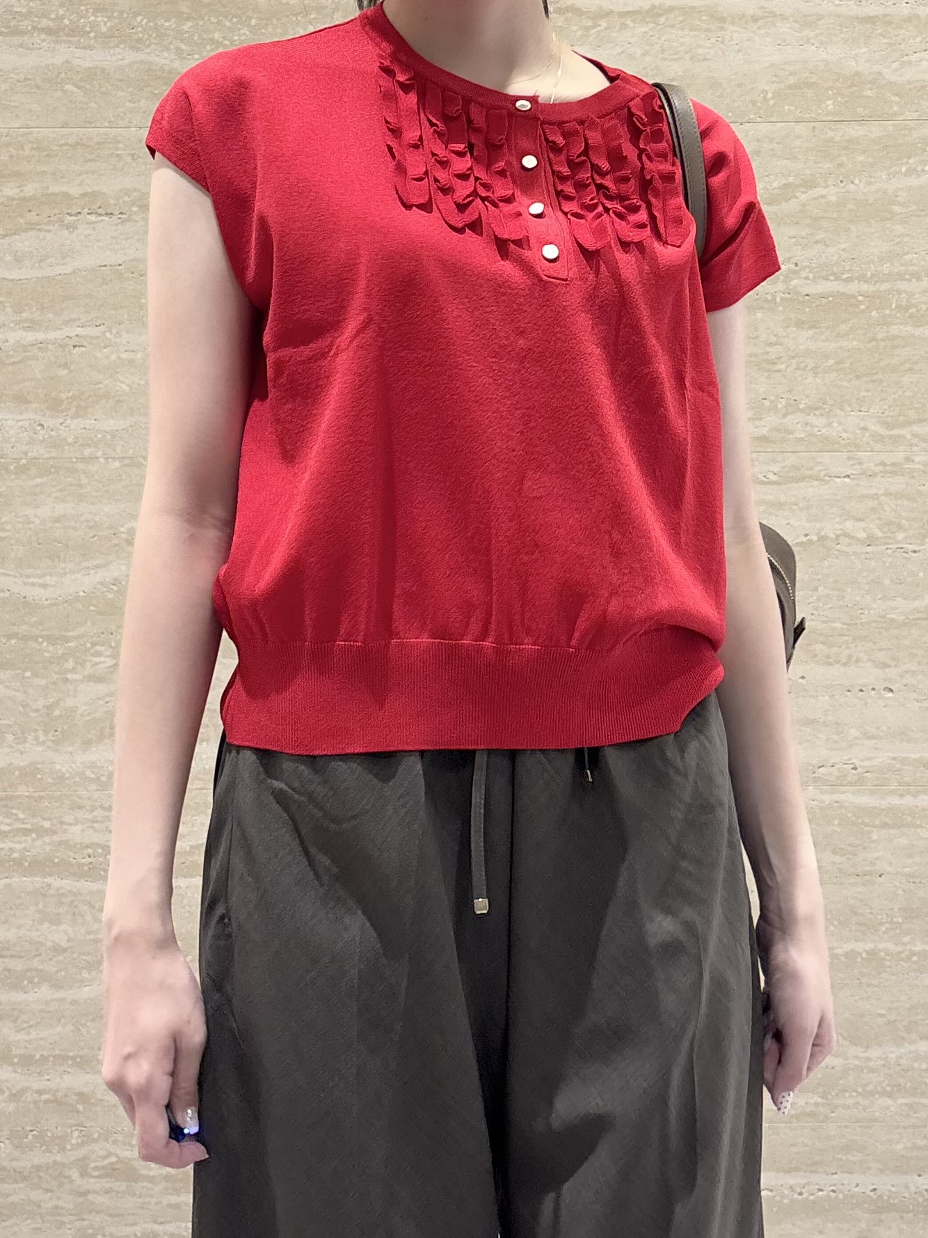 Ririkaさんの「OPAQUE.CLIP｜【接触冷感／UV】フリルフレンチスリーブニット《洗濯機OK》」を使ったコーディネート