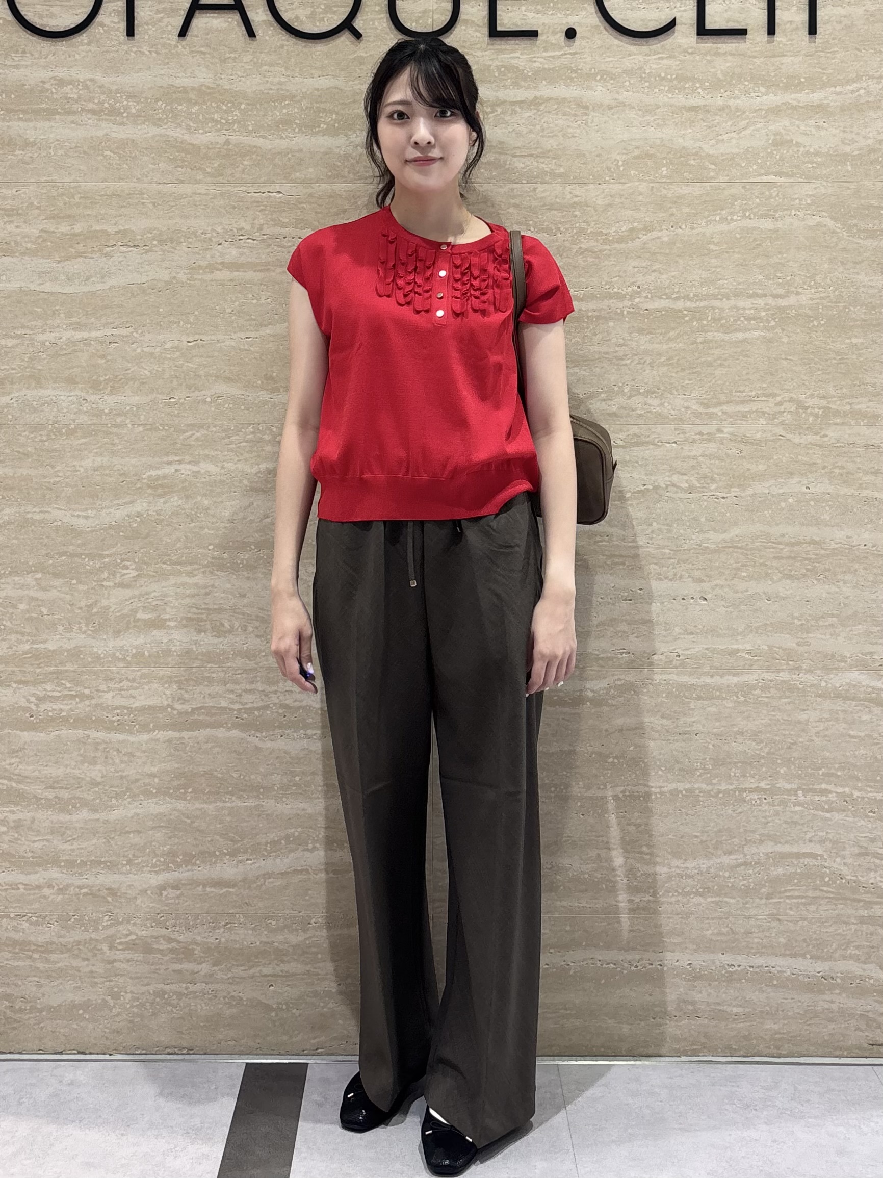 Ririkaさんの「OPAQUE.CLIP｜【接触冷感／UV】フリルフレンチスリーブニット《洗濯機OK》」を使ったコーディネート