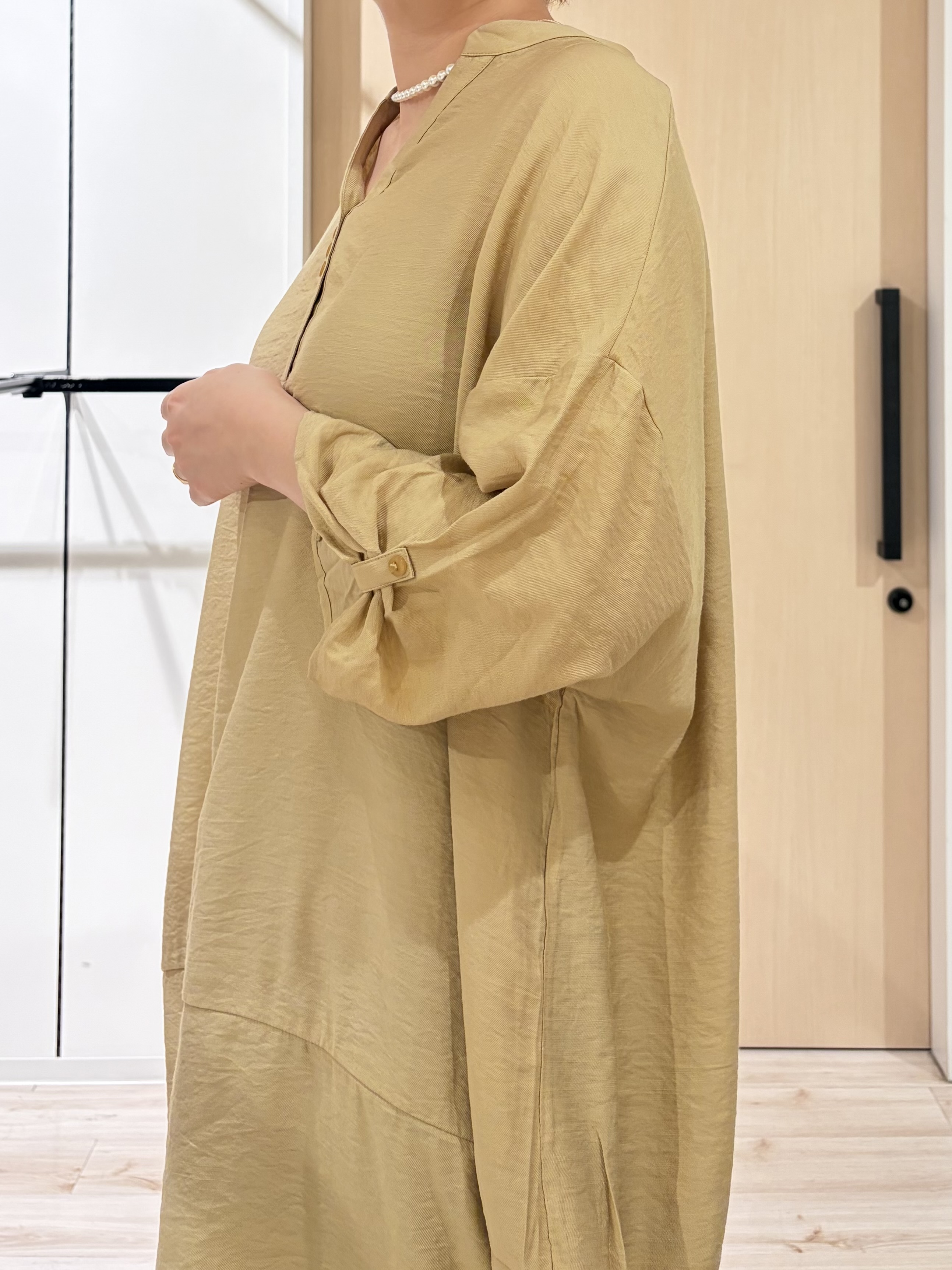 ひらしーさんの「SHOO･LA･RUE｜【ひんやり/S-LL/洗濯後しわになりにくい】体型カバーにも ゆるっとリラックスチュニック」を使ったコーディネート