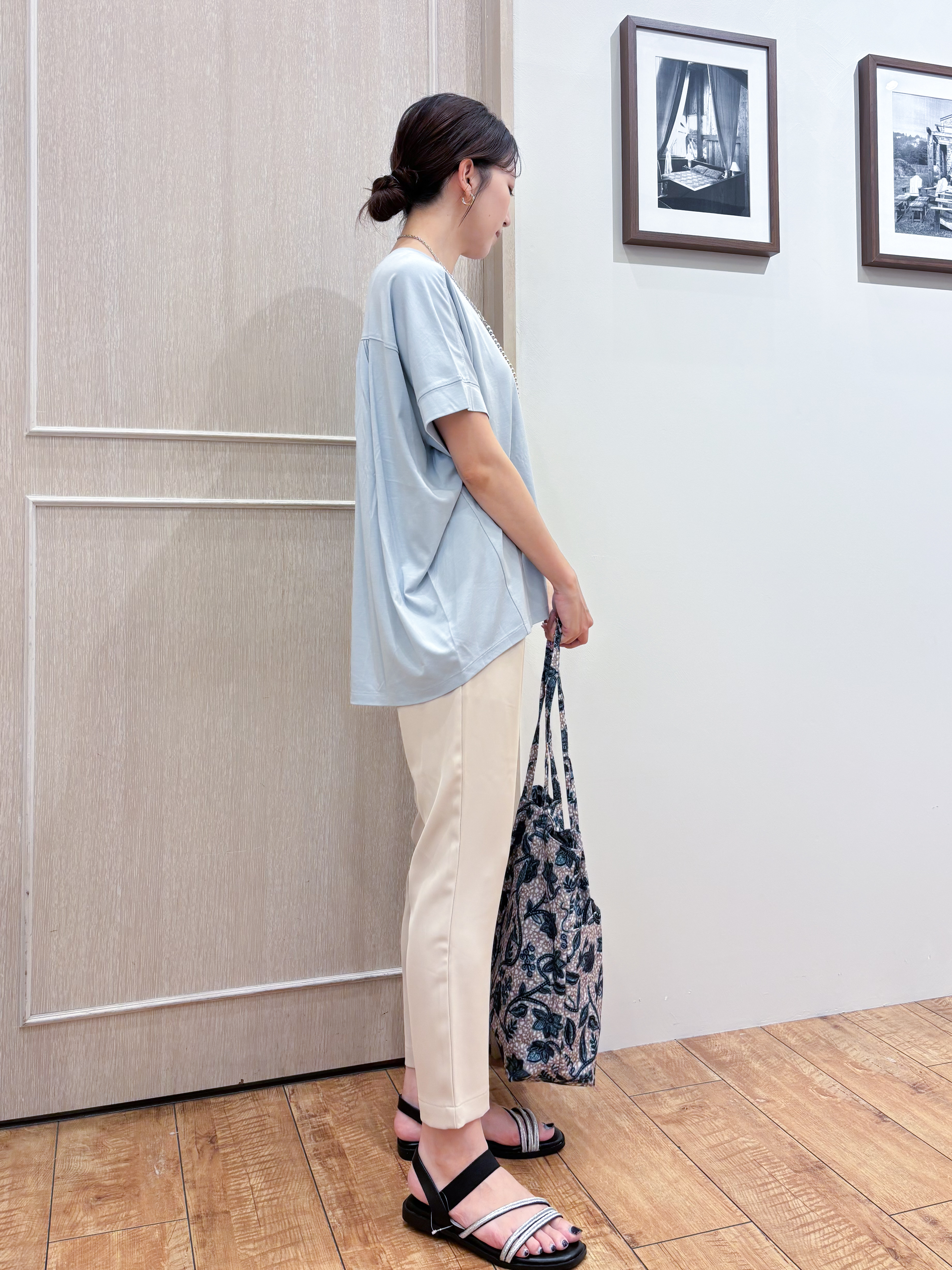 なみさんの「SHOO･LA･RUE｜【ひんやり/UV/S-LL/体型カバー】インせずゆるっと決まる ひやとろドルマンTシャツ」を使ったコーディネート