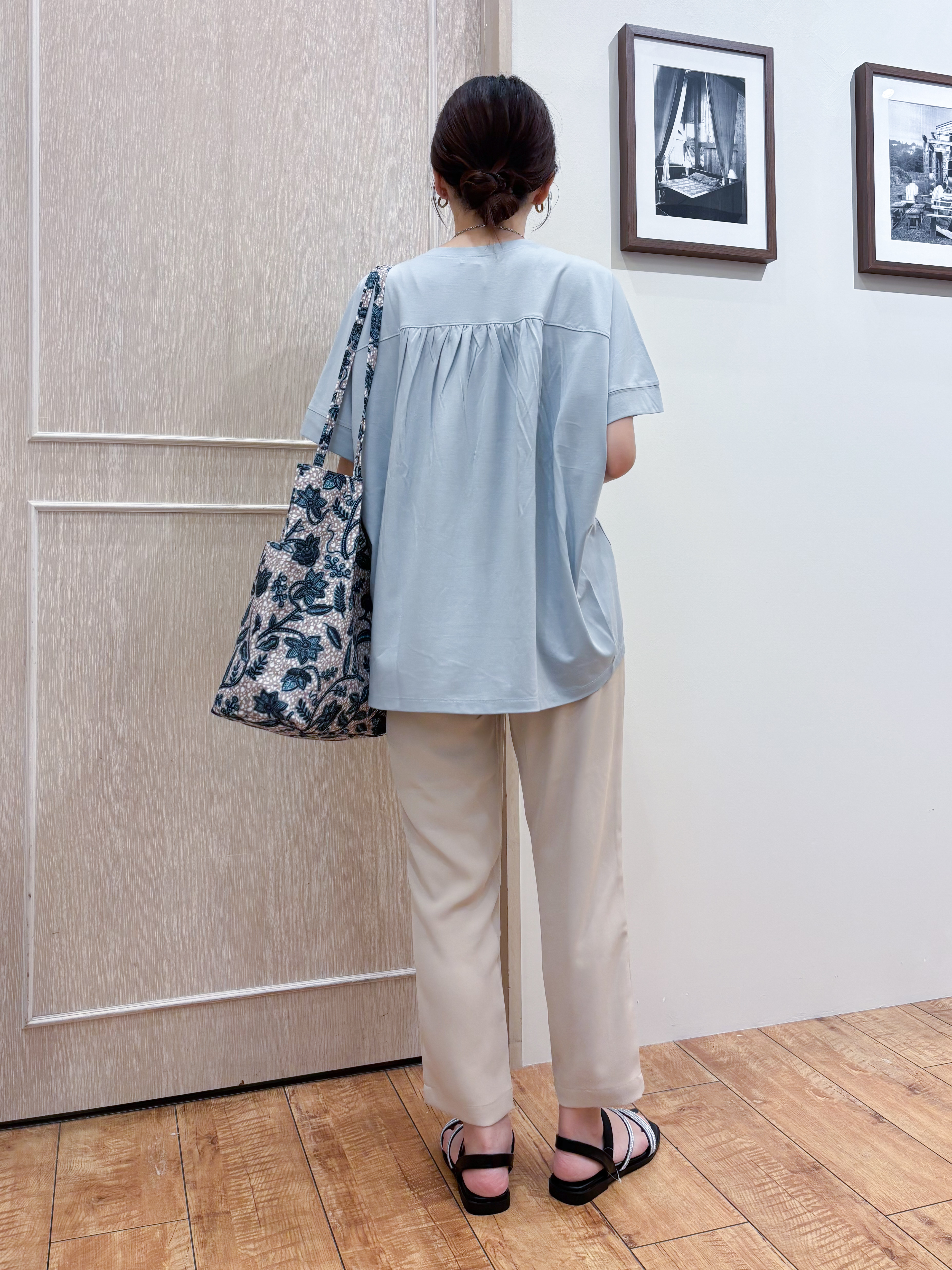 なみさんの「SHOO･LA･RUE｜【ひんやり/UV/S-LL/体型カバー】インせずゆるっと決まる ひやとろドルマンTシャツ」を使ったコーディネート