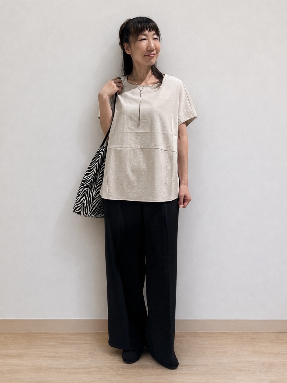 まつみさんの「SHOO･LA･RUE｜【洗濯機可/セットアップ可】軽凛(かろりん) シンプル上品 ひんやり切替コクーントップス」を使ったコーディネート