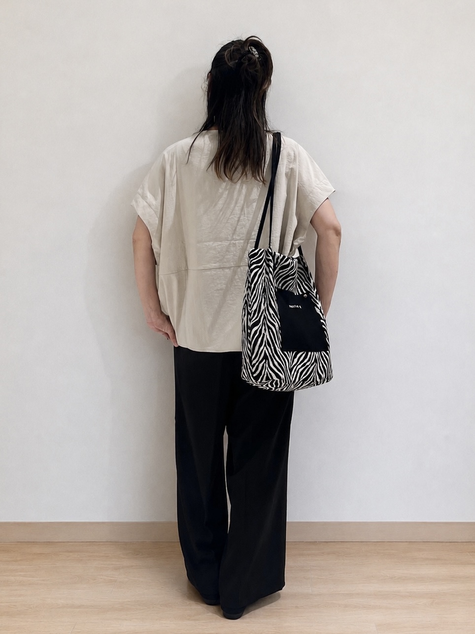 まつみさんの「SHOO･LA･RUE｜【洗濯機可/セットアップ可】軽凛(かろりん) シンプル上品 ひんやり切替コクーントップス」を使ったコーディネート