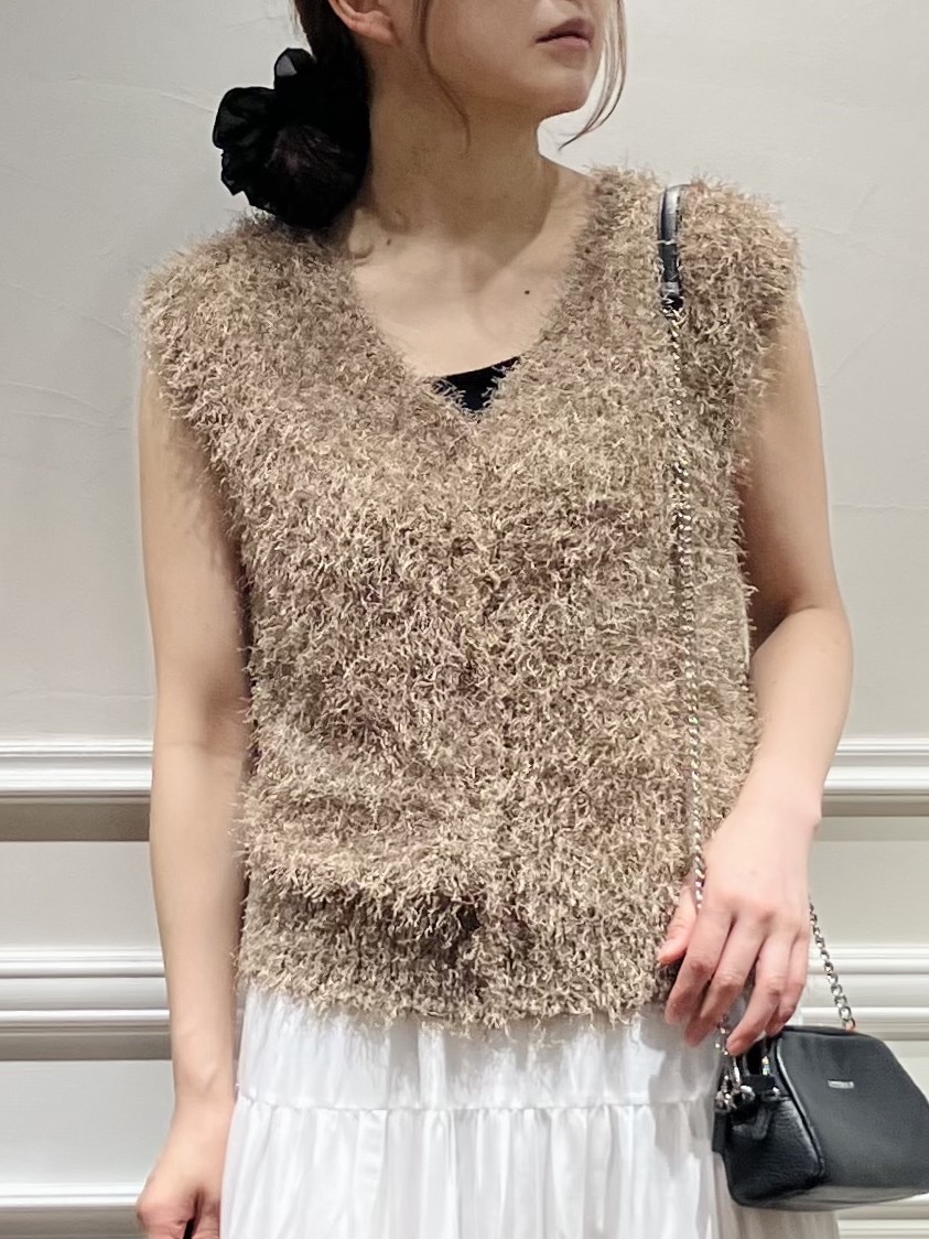 TSUKUIさんの「DRESSTERIOR｜フェザーヤーン2WAYニットプルオーバー」を使ったコーディネート