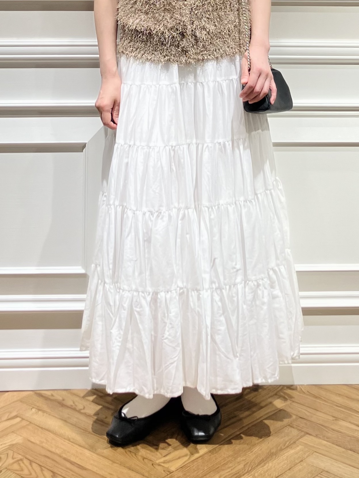 TSUKUIさんの「DRESSTERIOR｜フェザーヤーン2WAYニットプルオーバー」を使ったコーディネート