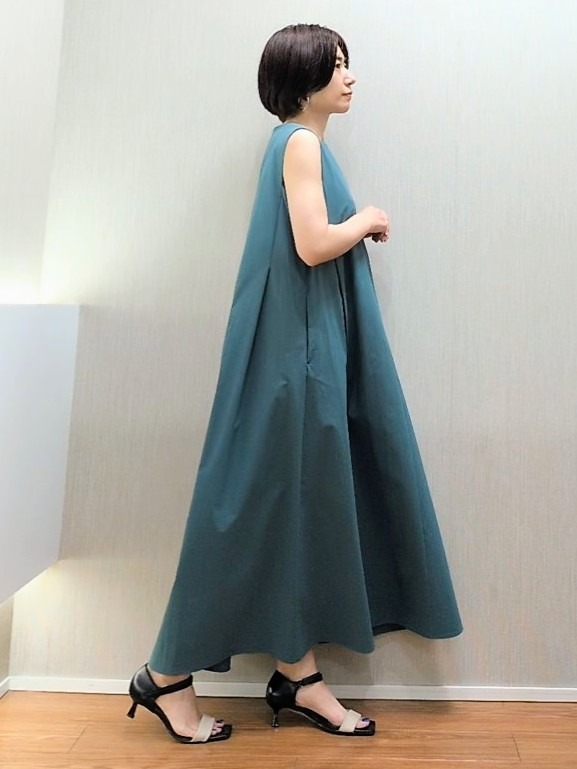 ミズタさんの「UNTITLED｜【接触冷感/UVカット/吸水速乾】Aラインロングワンピース」を使ったコーディネート