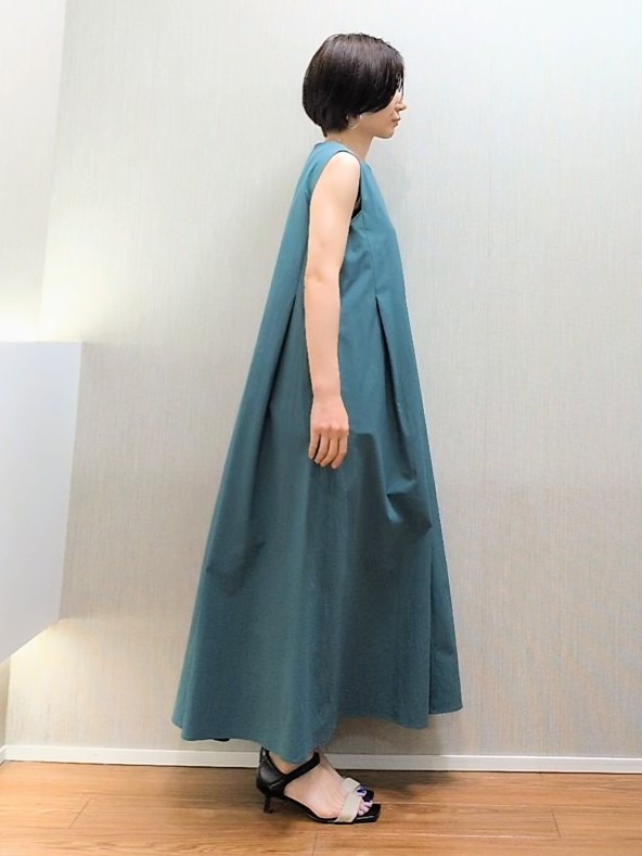 ミズタさんの「UNTITLED｜【接触冷感/UVカット/吸水速乾】Aラインロングワンピース」を使ったコーディネート