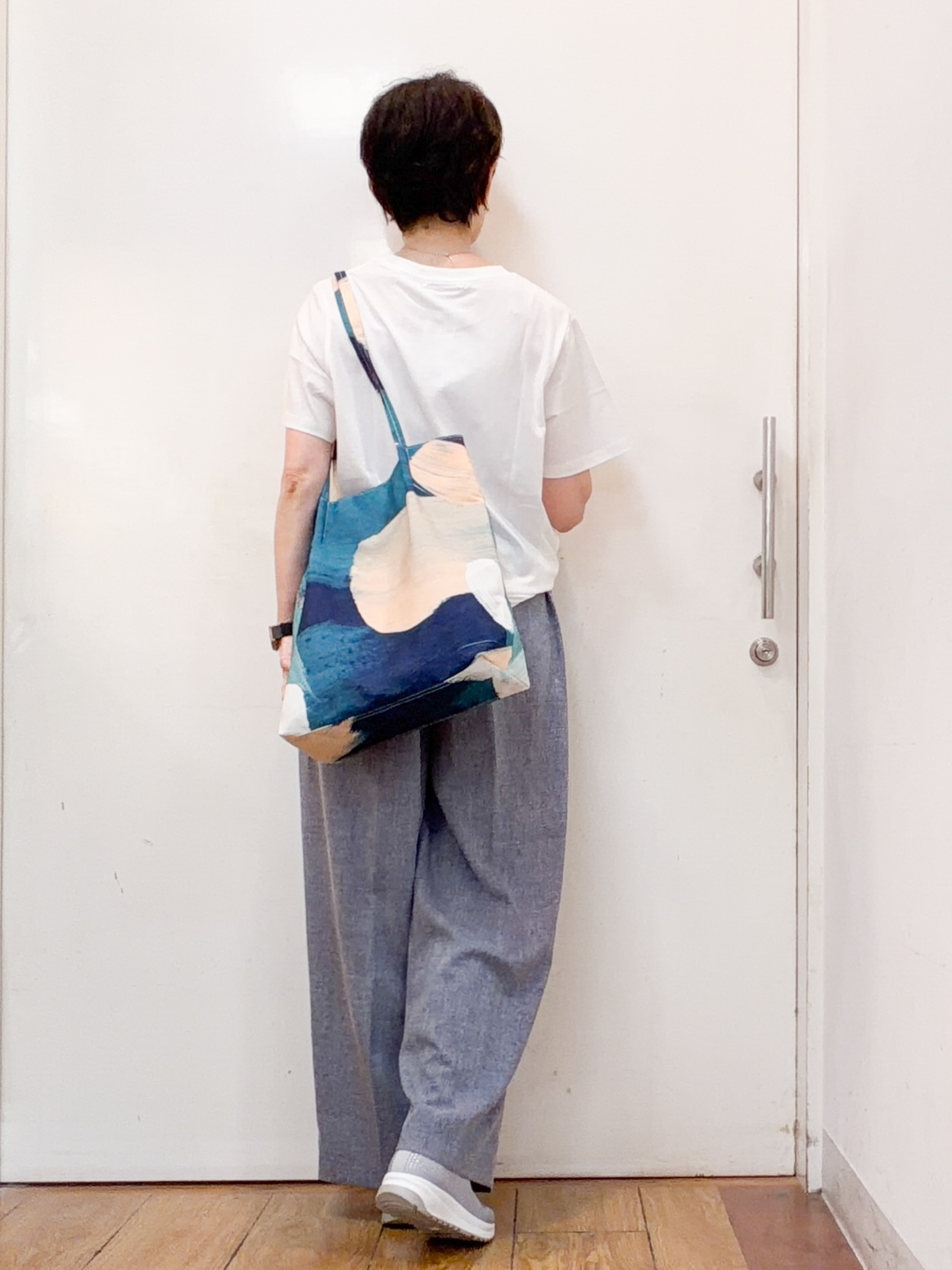 みぃさんの「SHOO･LA･RUE｜【ひんやり/S-LL/洗濯機可】真夏に着たい 大人のベーシックカラープリントTシャツ」を使ったコーディネート