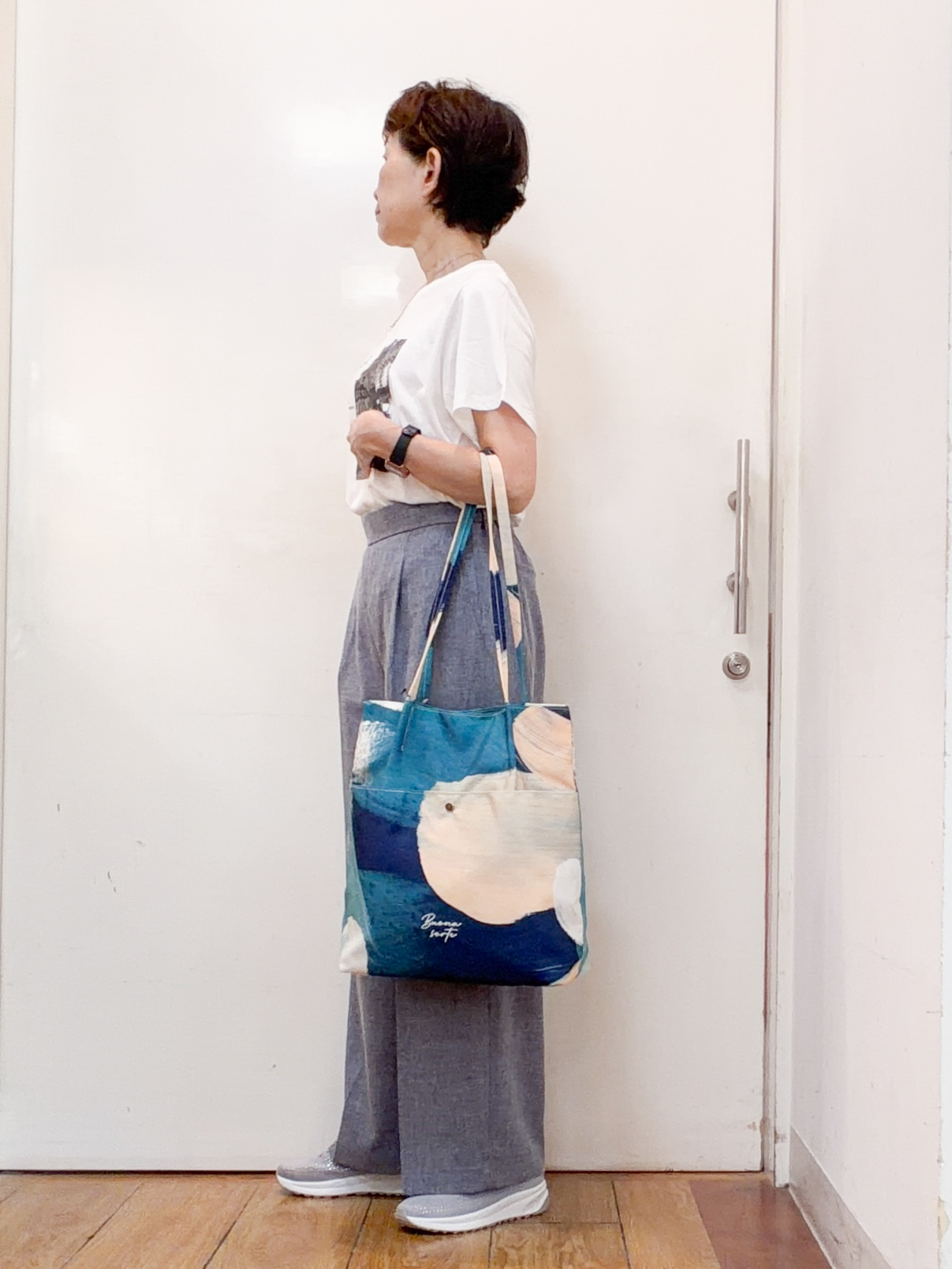 みぃさんの「SHOO･LA･RUE｜【ひんやり/S-LL/洗濯機可】真夏に着たい 大人のベーシックカラープリントTシャツ」を使ったコーディネート