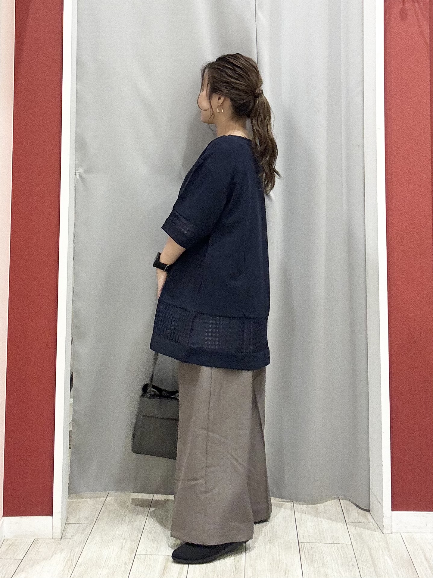shioさんの「SHOO･LA･RUE｜【洗濯機可/体型カバー】程よい透け感の ゆるシア―シャツパーカ」を使ったコーディネート