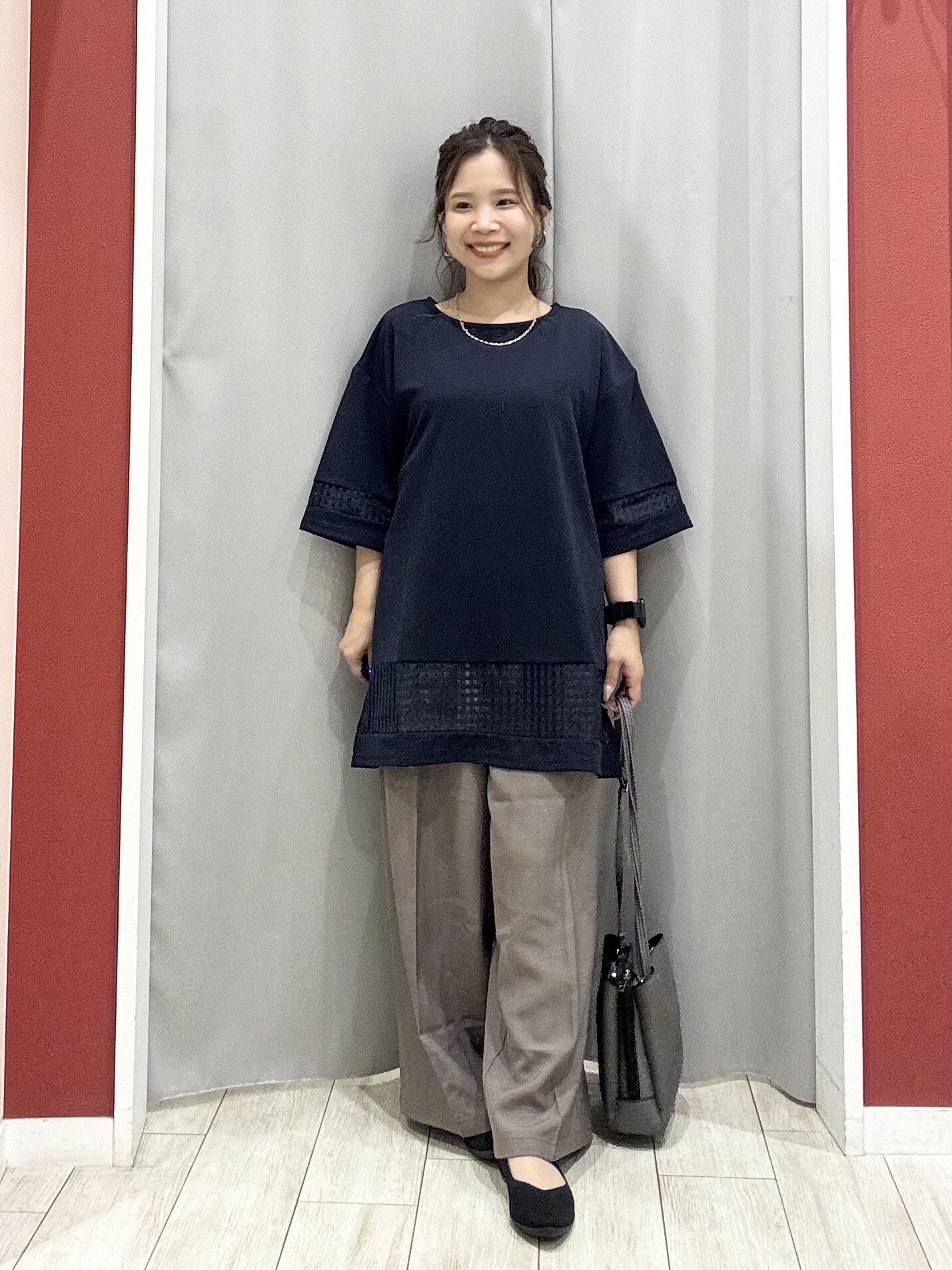 shioさんの「SHOO･LA･RUE｜【洗濯機可/体型カバー】程よい透け感の ゆるシア―シャツパーカ」を使ったコーディネート