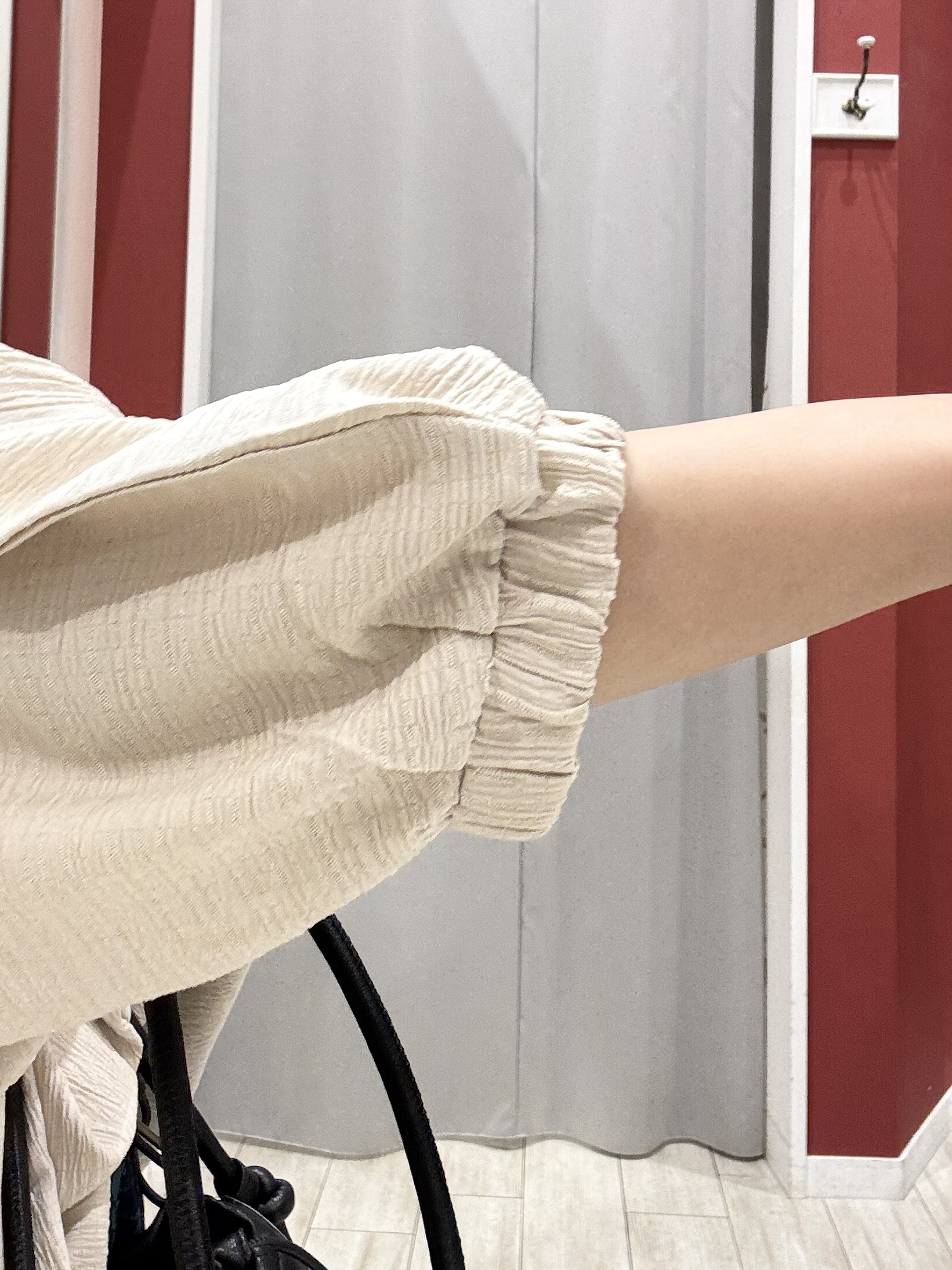 shioさんの「SHOO･LA･RUE｜【インせず着られる/洗濯後しわになりにくい】しぼしぼドルマンブラウス」を使ったコーディネート
