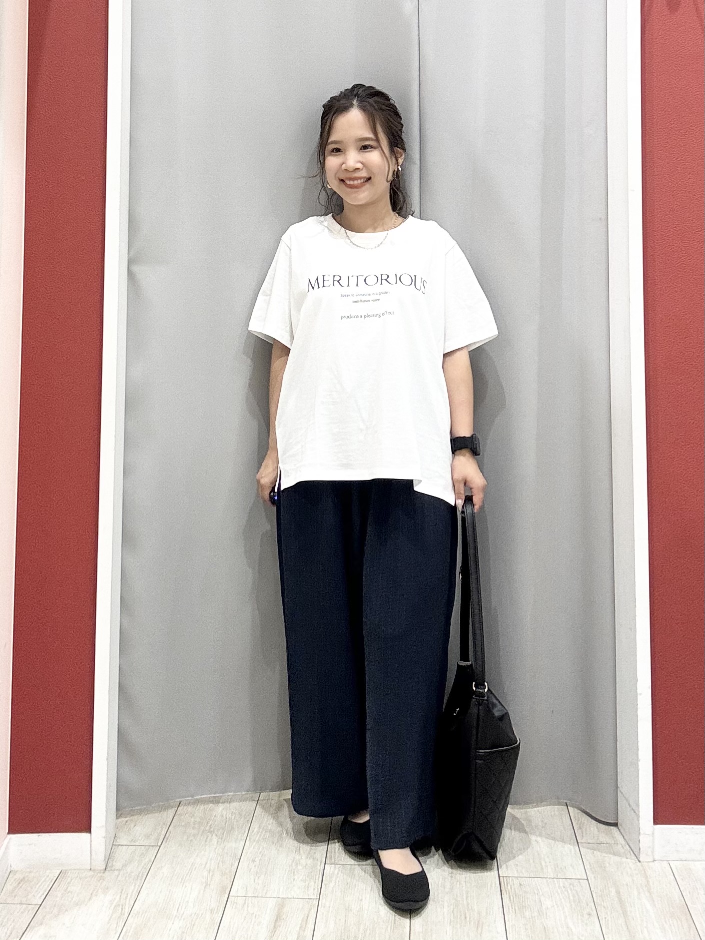 shioさんの「SHOO･LA･RUE｜【お袖丈選べる/UV/毛玉になりにくい】配色デザインがポイント ひんやりボタンレスカーディガン」を使ったコーディネート