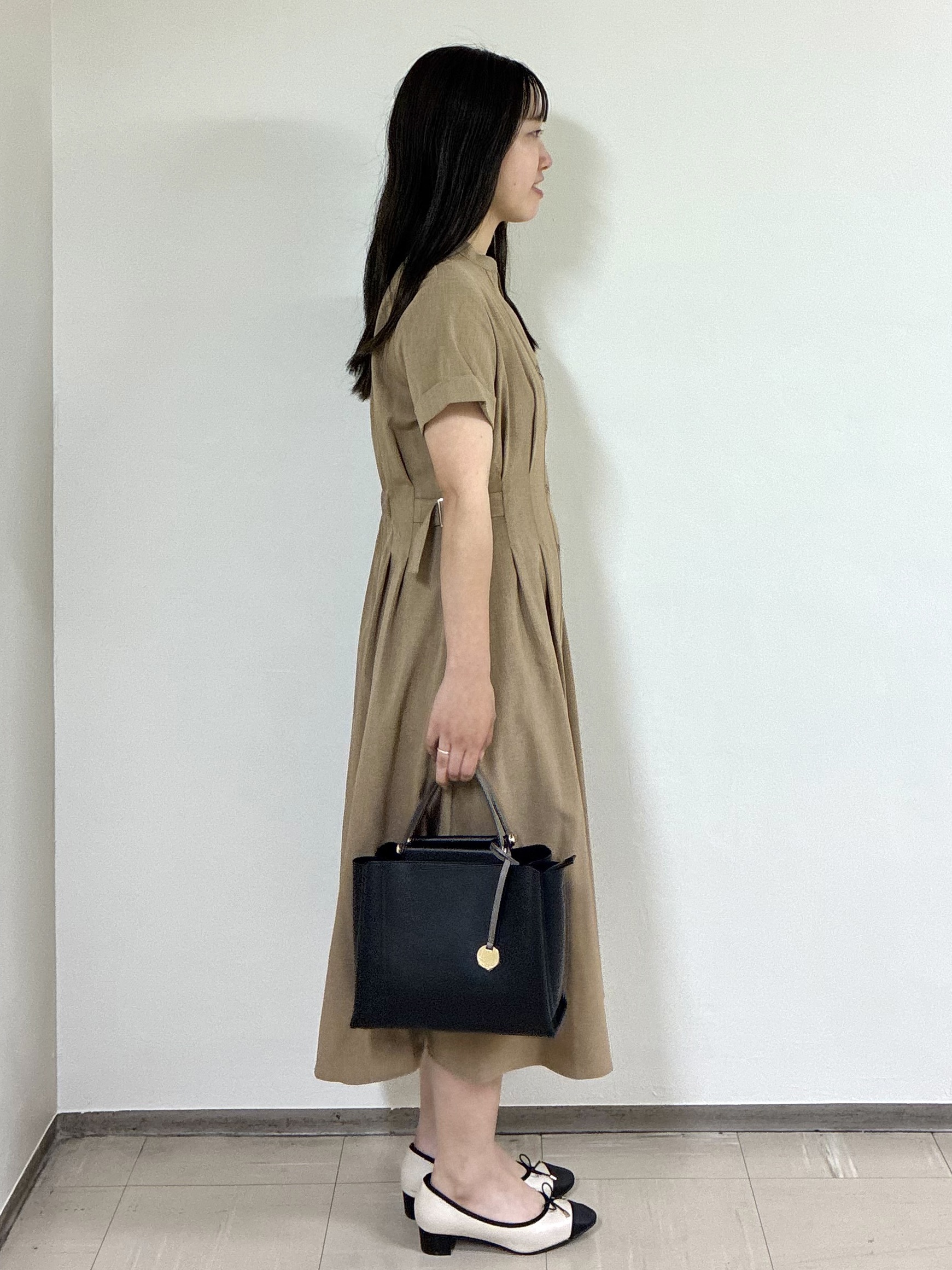 kurumiさんの「index｜【接触冷感／吸水速乾／UVケア】リネンライクサイドベルトシャツワンピース《透け防止／洗濯機OK》」を使ったコーディネート