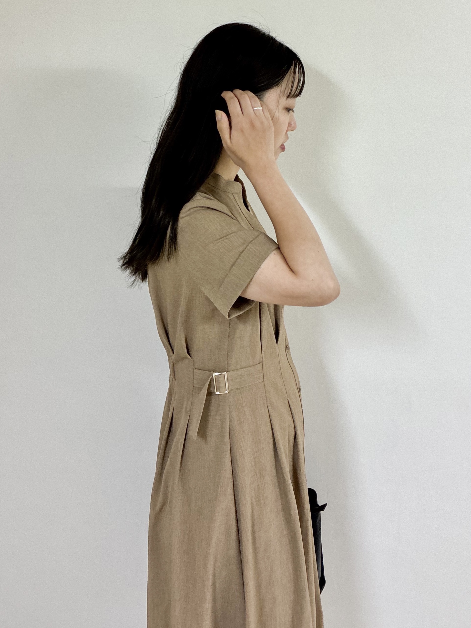 kurumiさんの「index｜【接触冷感／吸水速乾／UVケア】リネンライクサイドベルトシャツワンピース《透け防止／洗濯機OK》」を使ったコーディネート