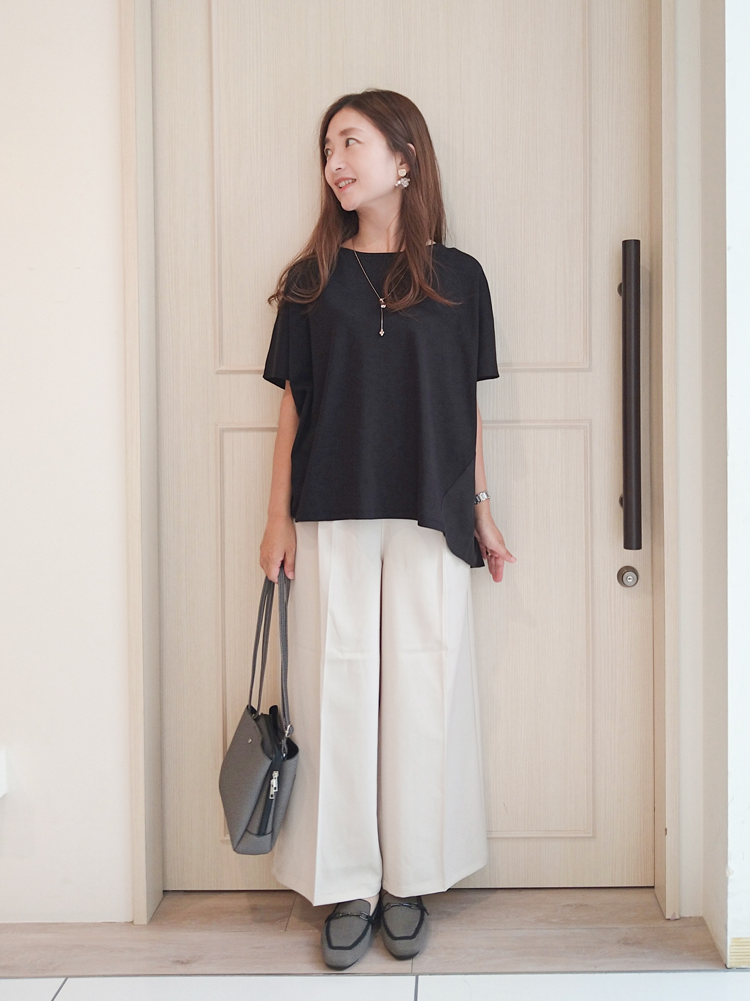 mi-saさんの「SHOO･LA･RUE｜【体型カバー/S-LL】後ろ姿も映える 異素材ドッキングトップス」を使ったコーディネート