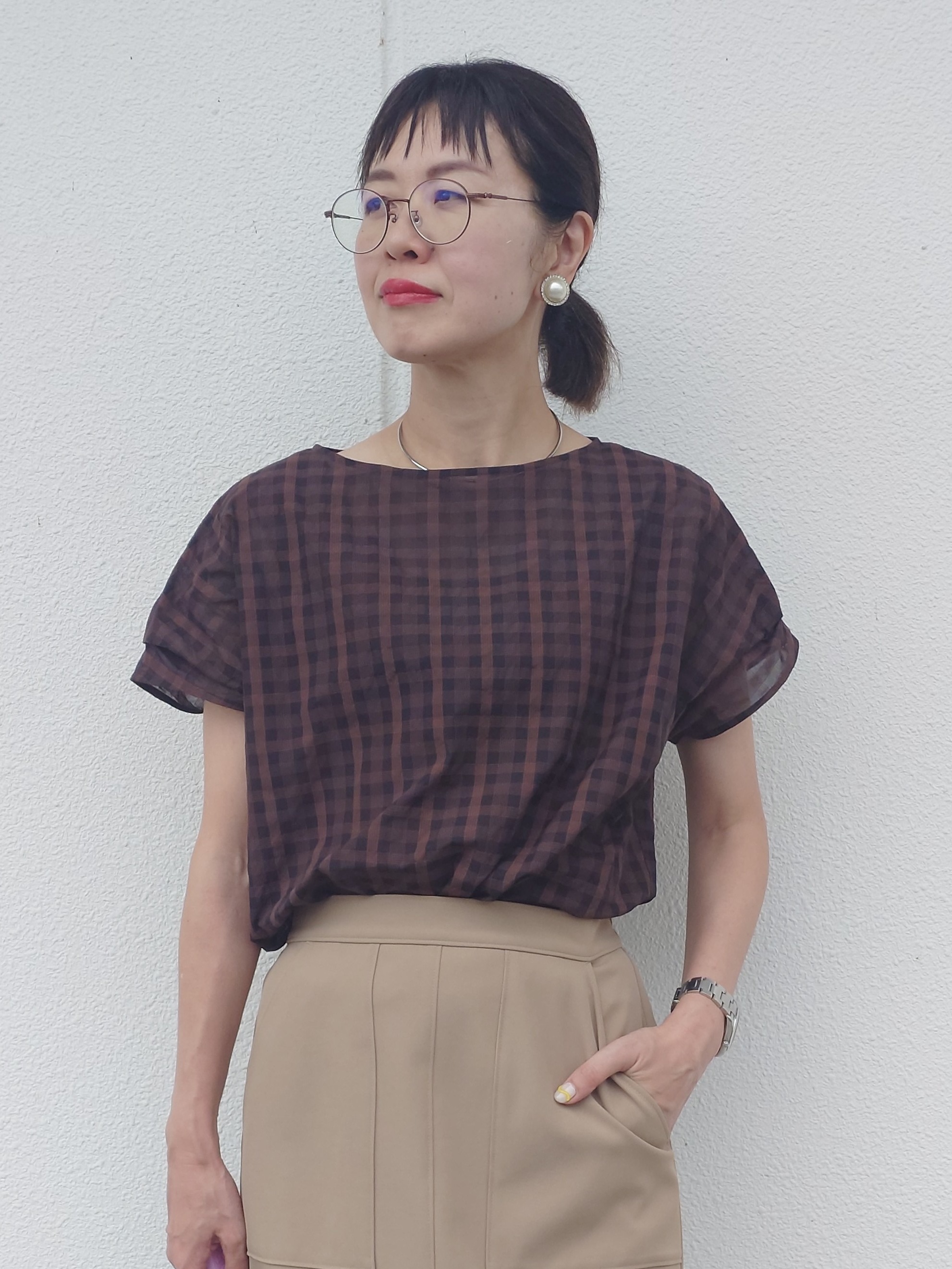 MUTSUKOさんの「UNTITLED｜シアーチェックブラウス」を使ったコーディネート