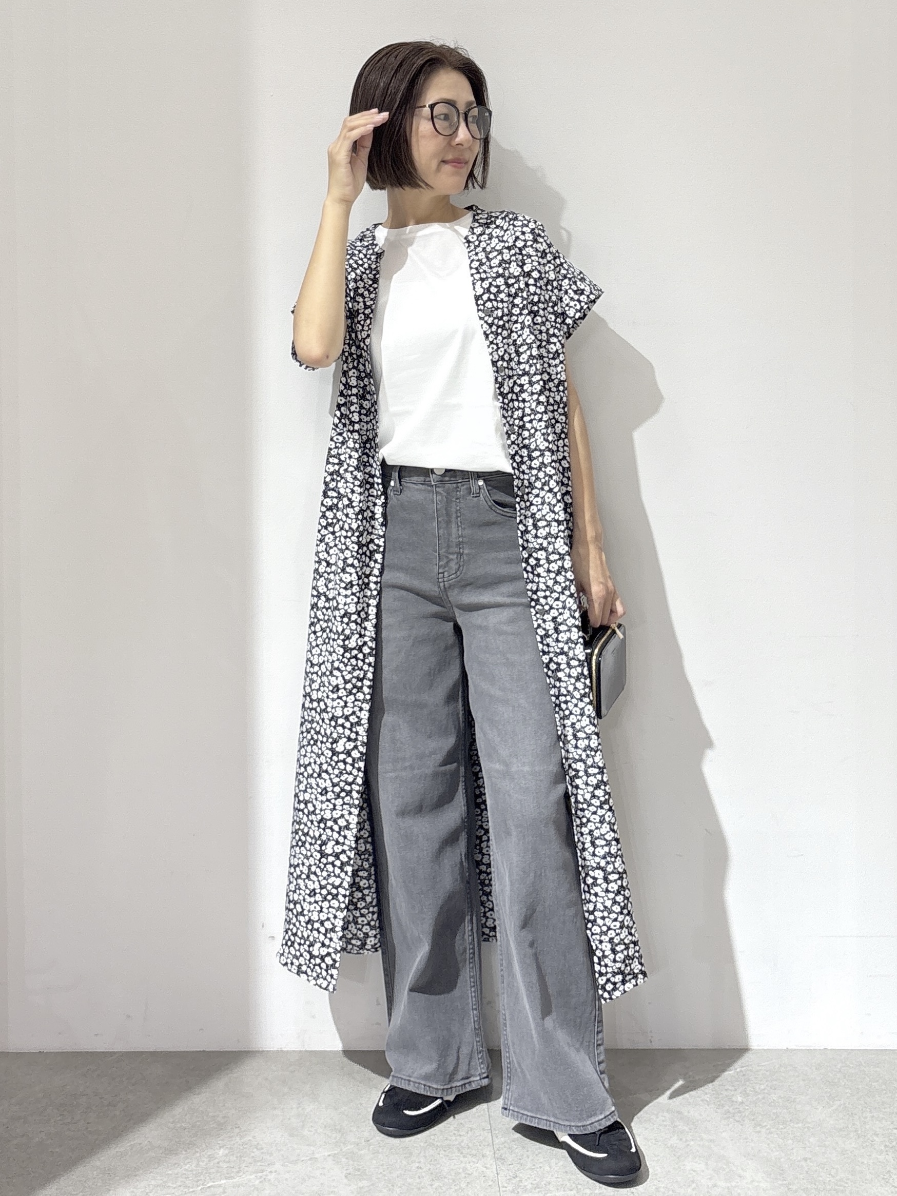 NAKAさんの「OPAQUE.CLIP｜小花柄スキッパーワンピース【洗濯機OK】」を使ったコーディネート