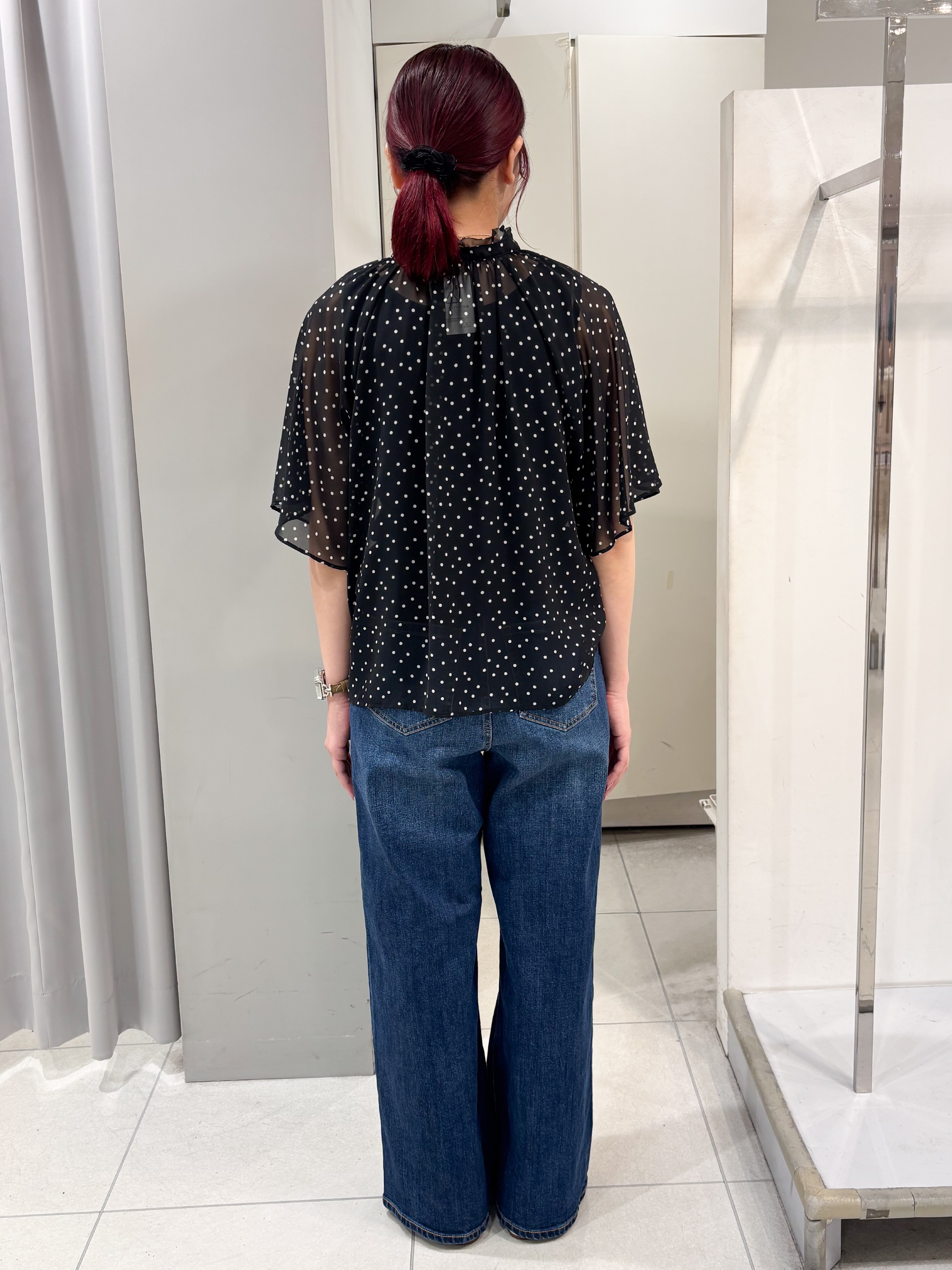 yuiさんの「Reflect｜【セットアップ／手洗い可】ドット柄シアーブラウス」を使ったコーディネート