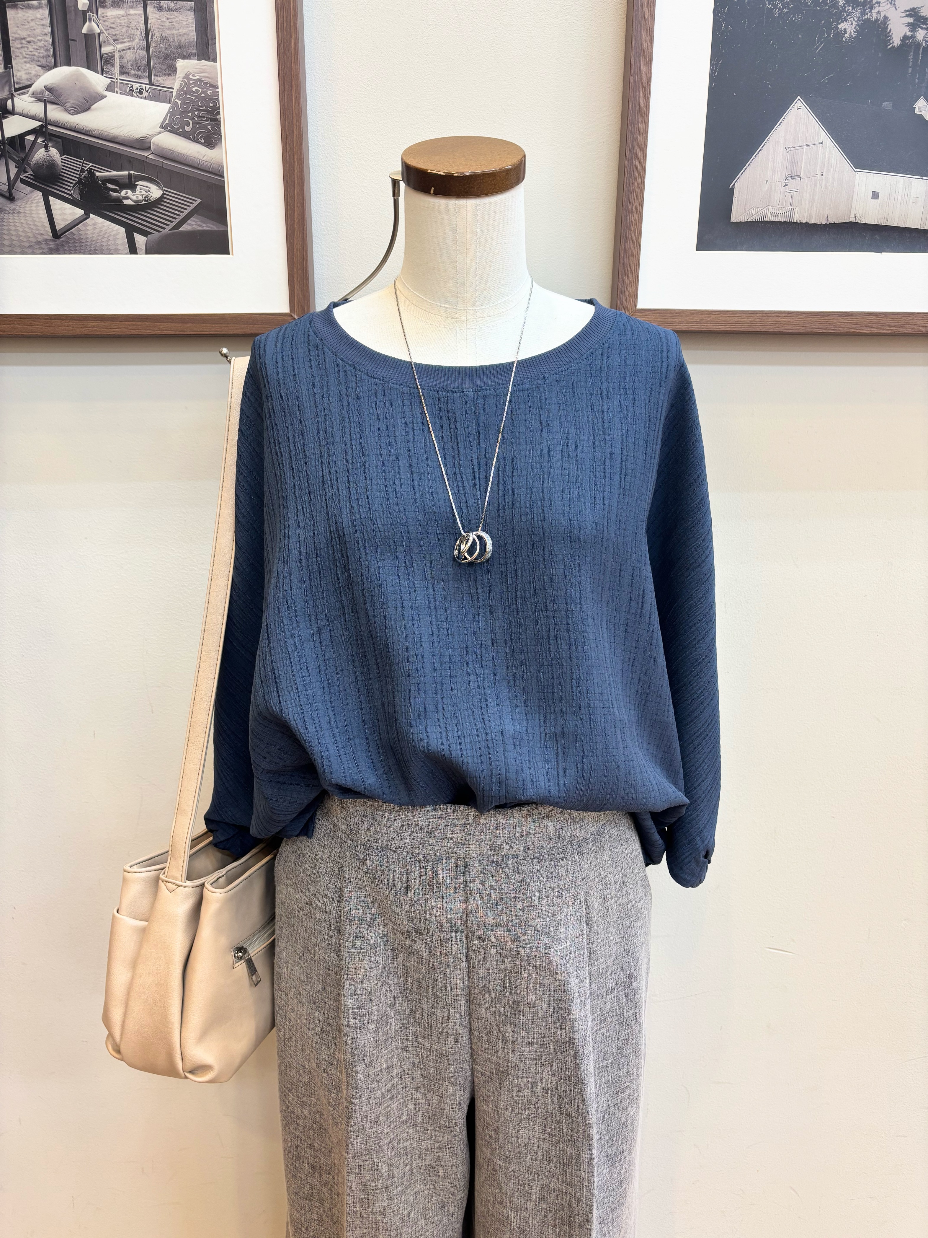 maiさんの「SHOO･LA･RUE｜【インせず着られる/洗濯後しわになりにくい】しぼしぼドルマンブラウス」を使ったコーディネート