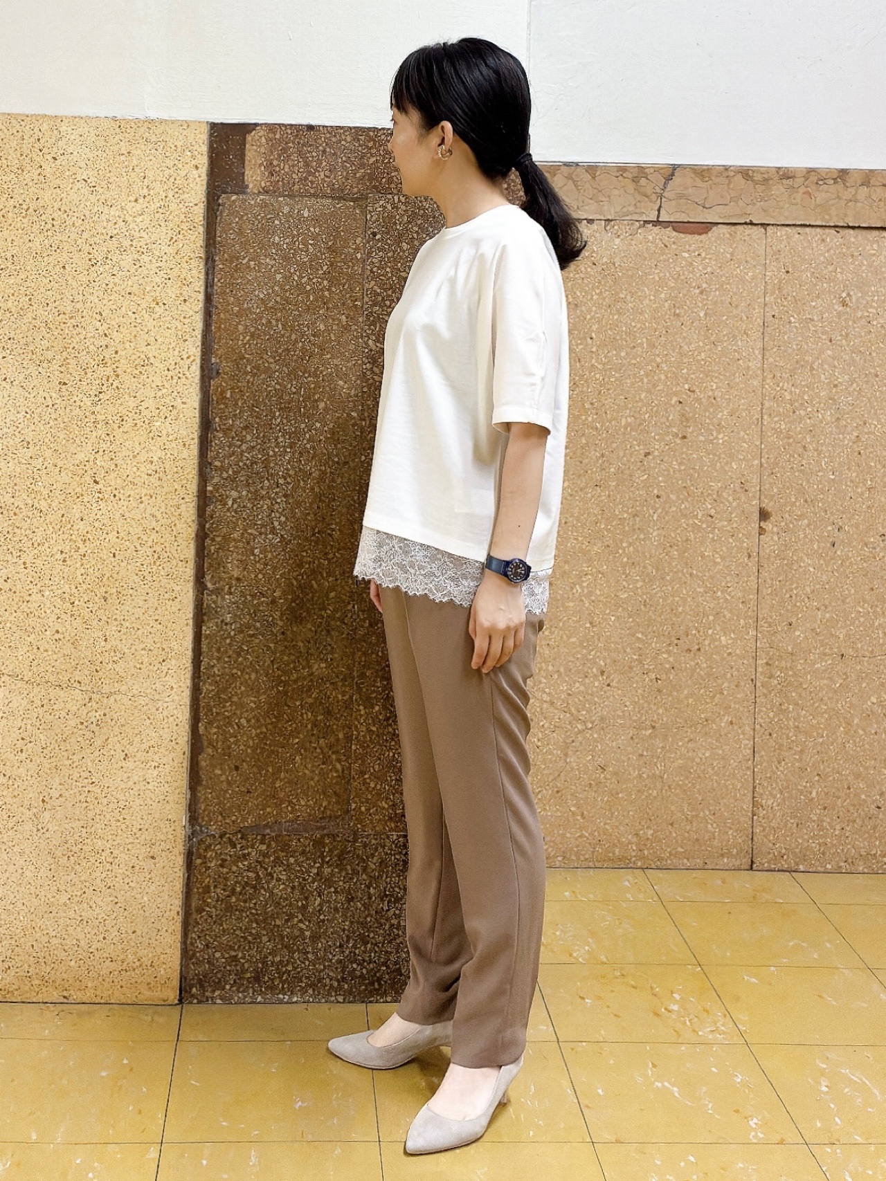 hattoriさんの「INDIVI｜【汗ジミ防止／接触冷感】裾レースドルマンTシャツ」を使ったコーディネート