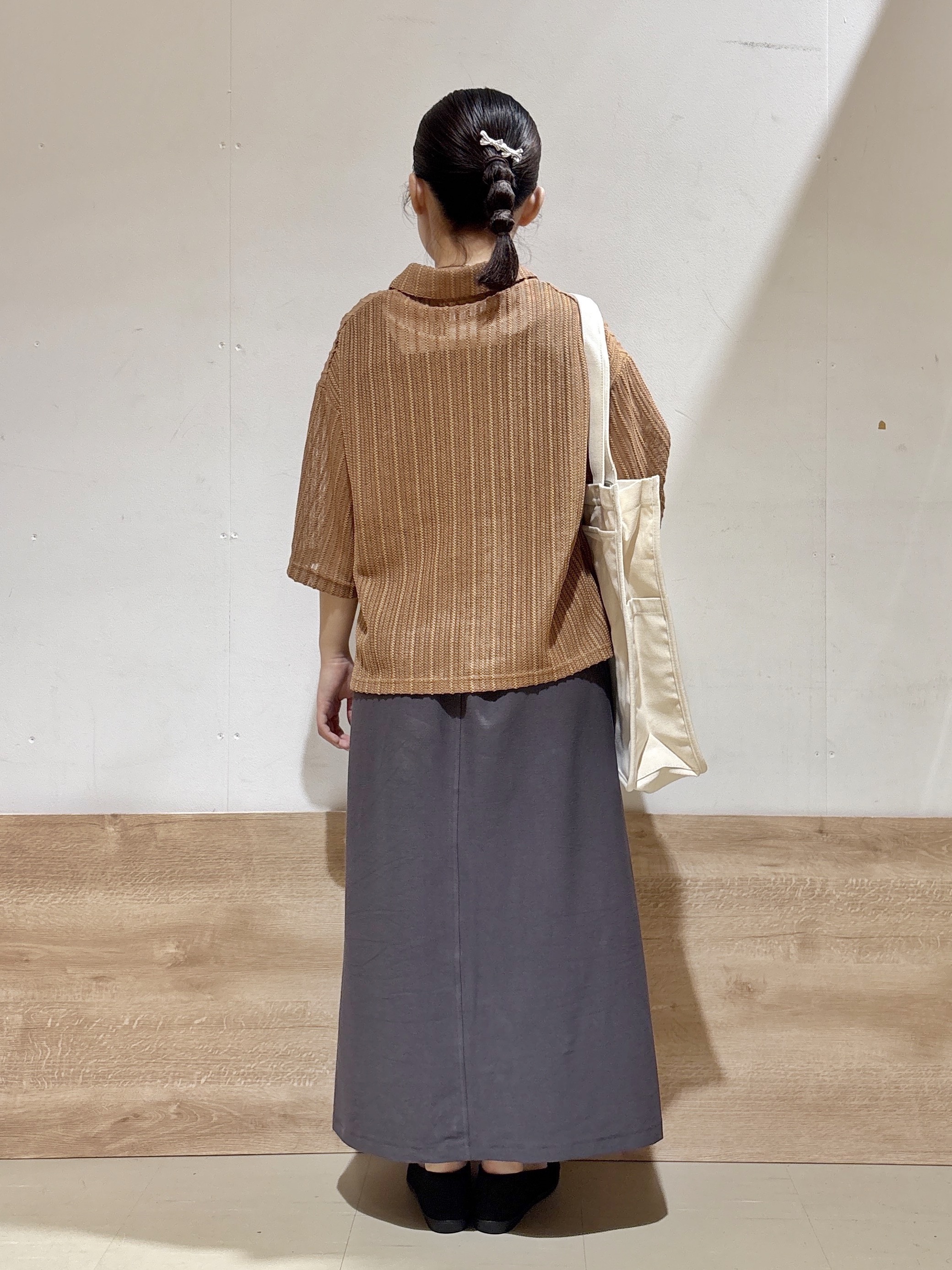るねさんの「SHOO･LA･RUE｜【洗濯機可/S-LL】軽やかで涼しげな 透かしレース風前開きシャツ」を使ったコーディネート