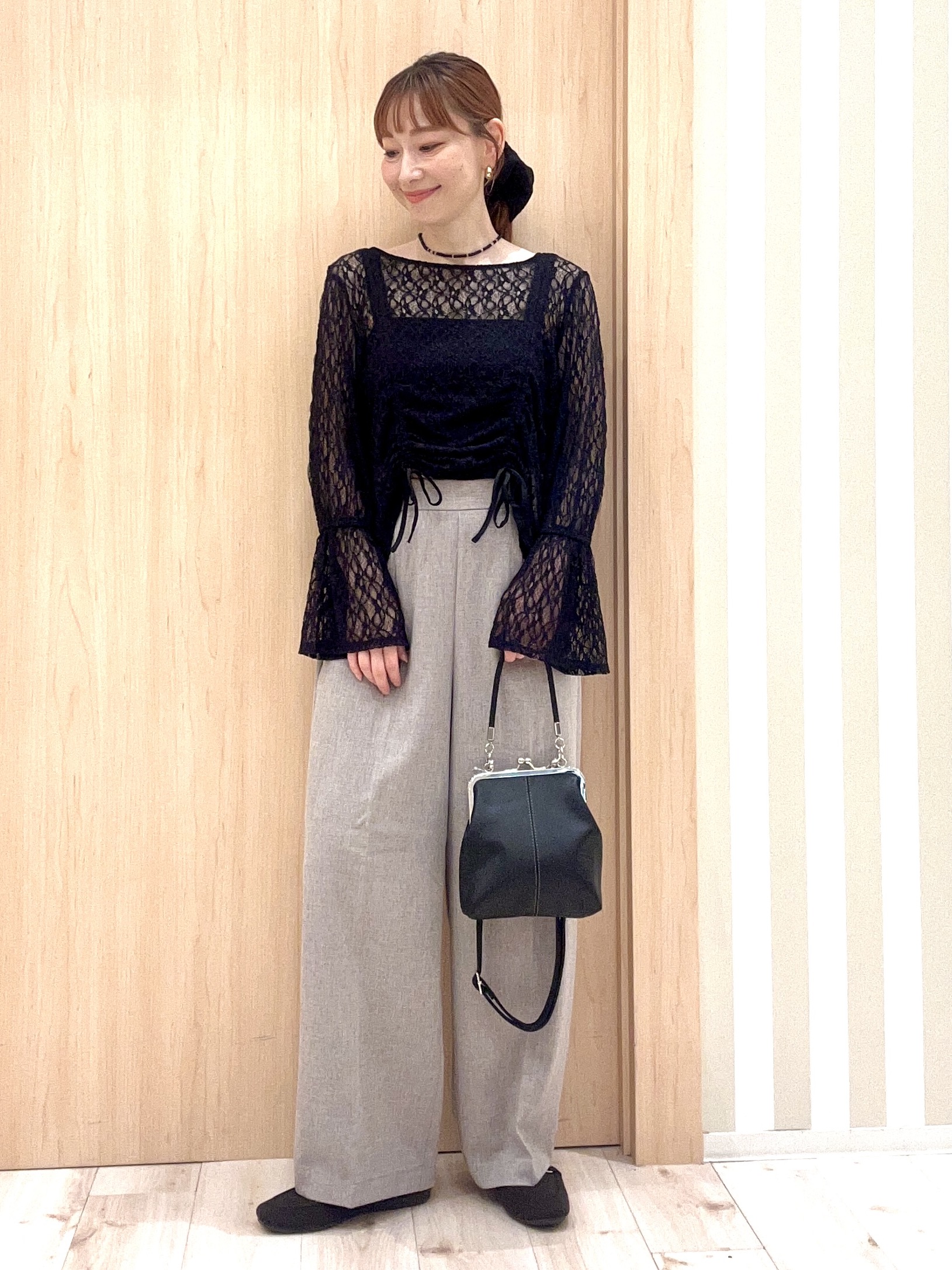 ririさんの「SHOO･LA･RUE｜レースで華やかに映える 旬な透け感の レースシャーリングトップス」を使ったコーディネート