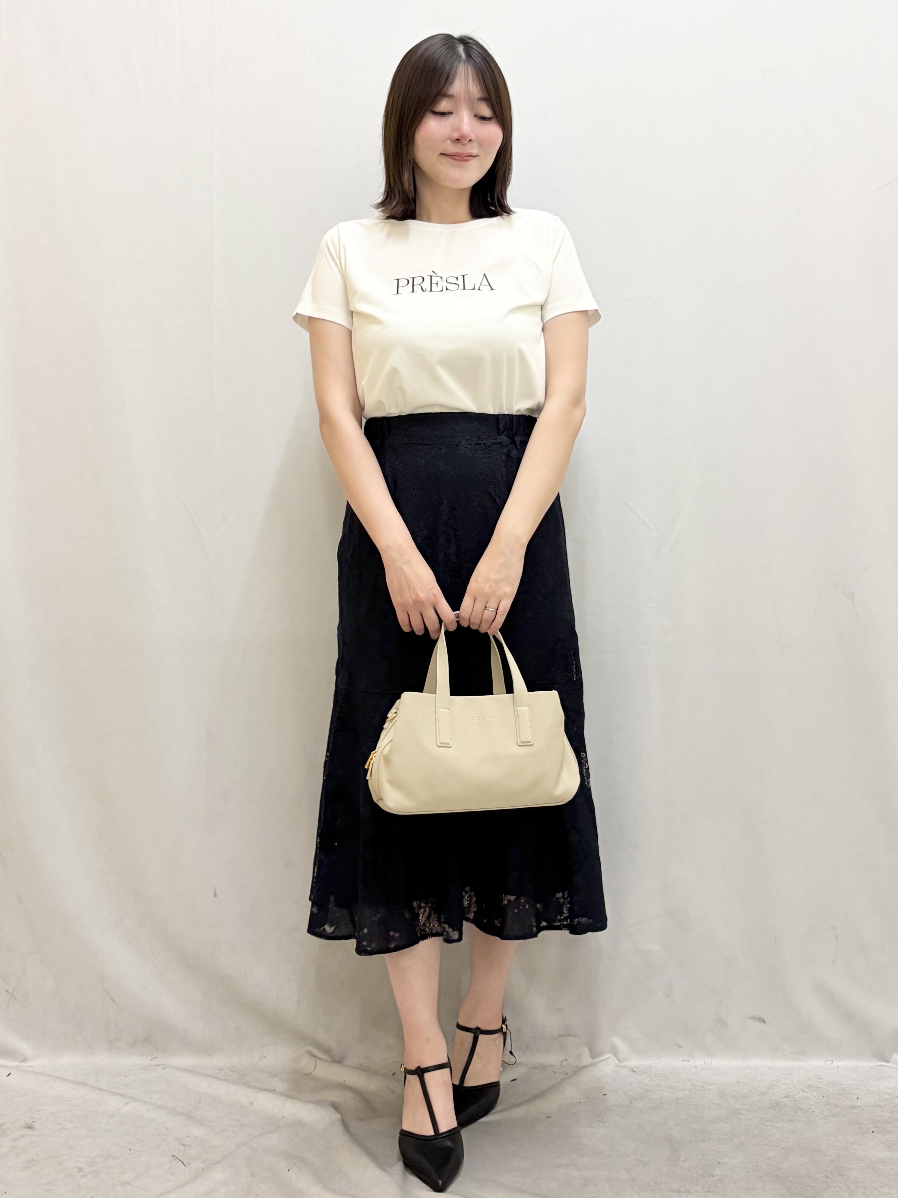 kasumiさんの「index｜【接触冷感／UVケア】裾レースロゴTシャツ《洗濯機OK／S-3L》」を使ったコーディネート