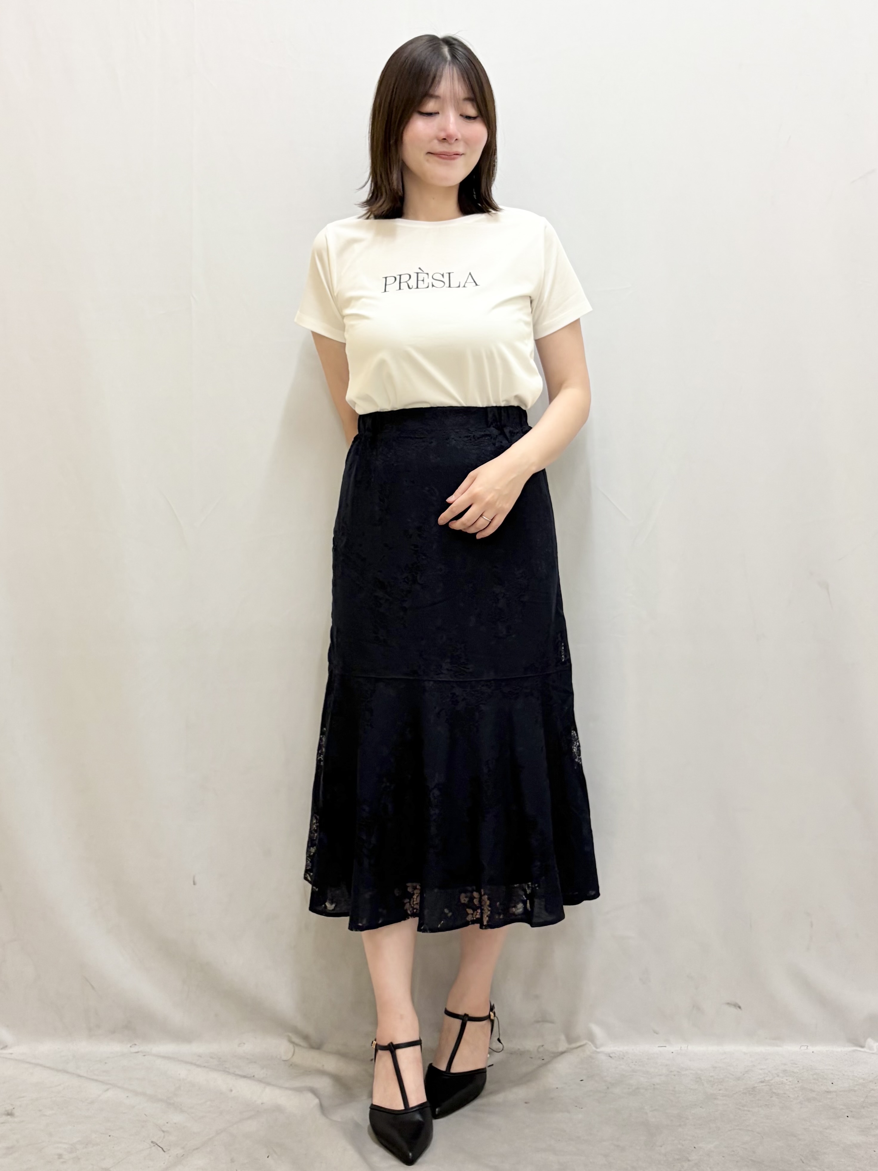 kasumiさんの「index｜【接触冷感／UVケア】裾レースロゴTシャツ《洗濯機OK／S-3L》」を使ったコーディネート