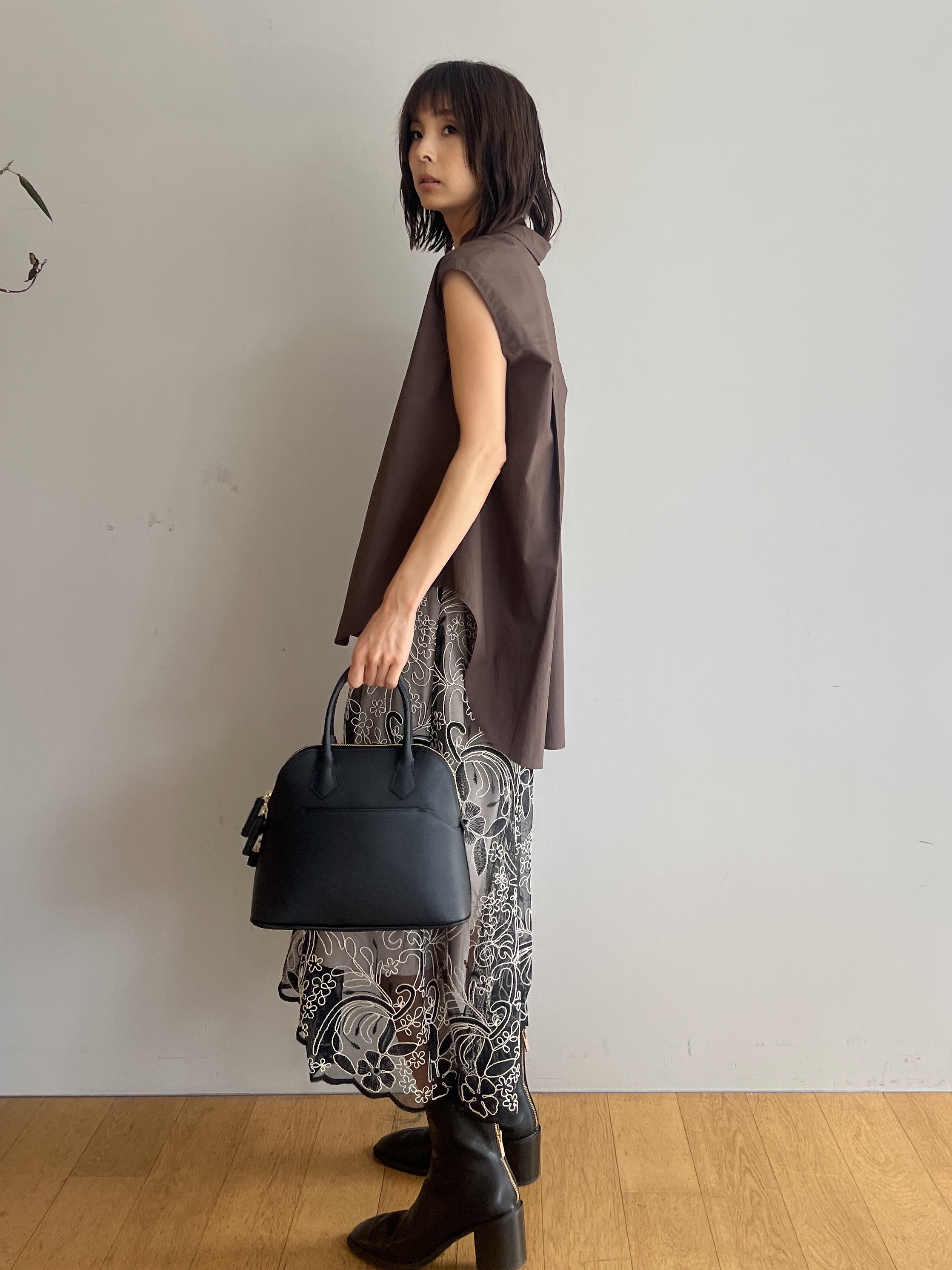 misaさんの「DRESSTERIOR｜◆mica della valle（ミカデラヴァッレ）Katia ハンドバッグ」を使ったコーディネート