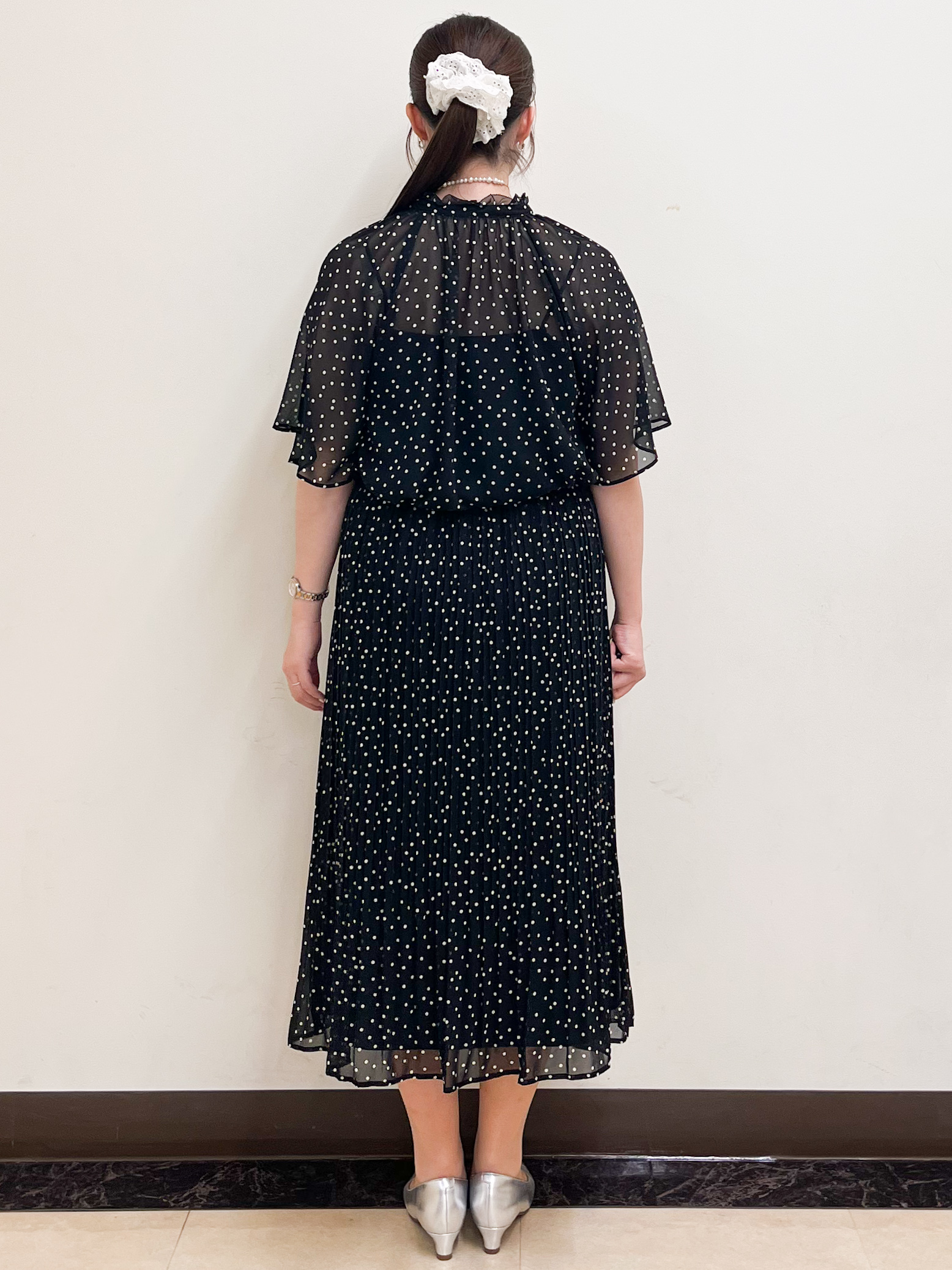 mikikoさんの「Reflect｜【セットアップ／手洗い可】ドット柄シアーブラウス」を使ったコーディネート