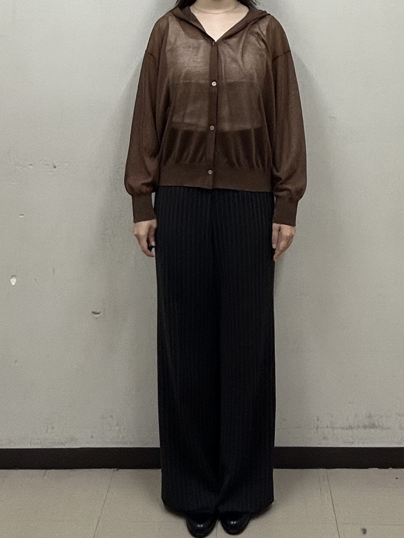 noeさんの「INDIVI｜【洗える／シアー】フーディー カーディガンニット」を使ったコーディネート