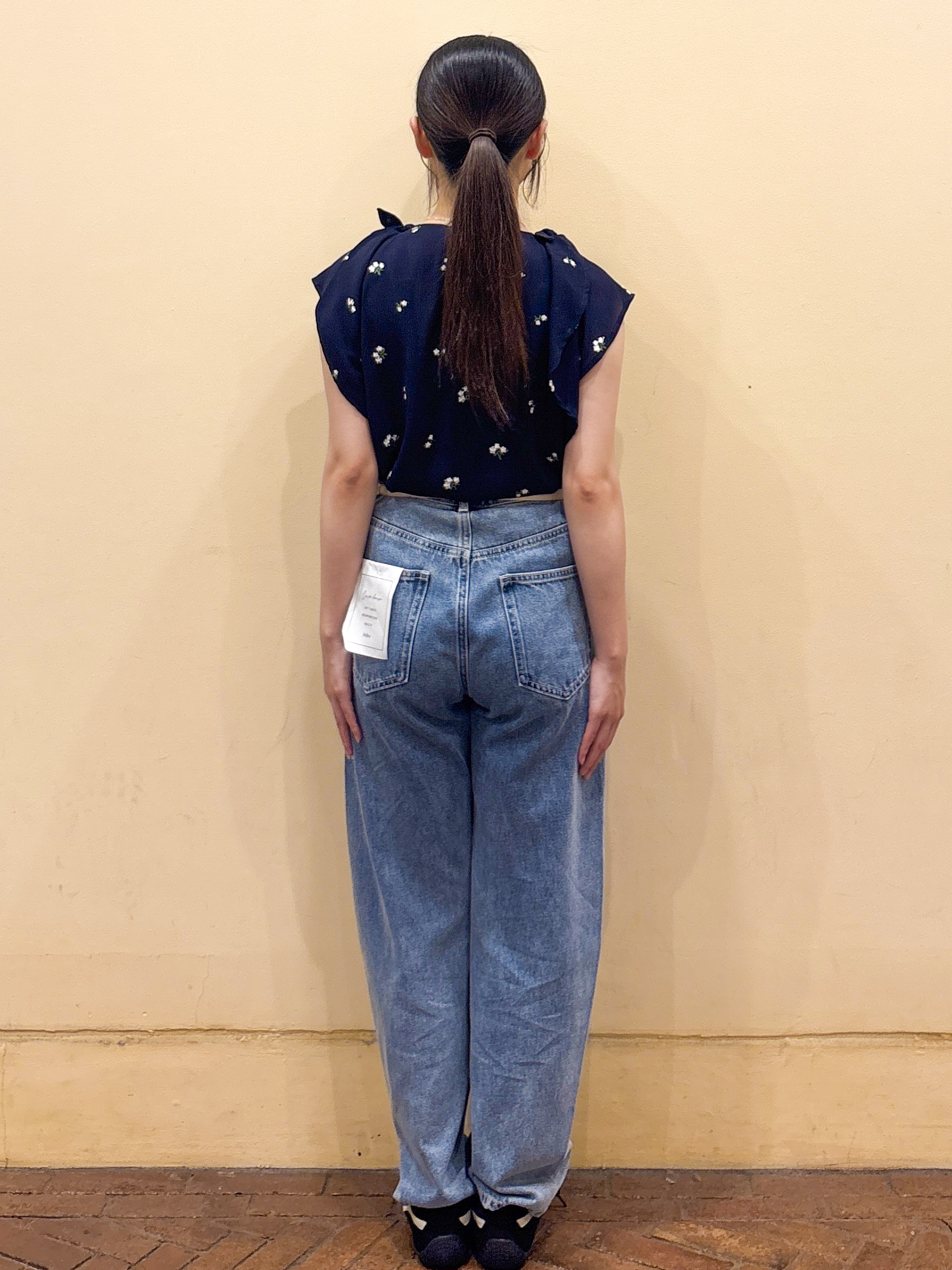 shiuさんの「OPAQUE.CLIP｜2wayフリルリボン刺繍ブラウス【洗濯機OK／イージーアイロン】」を使ったコーディネート