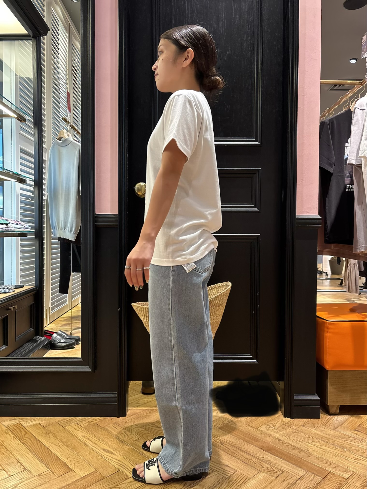 Mgmさんの「DRESSTERIOR｜【EC/ルクア大阪店限定】ボーラーハットクロックドッグTシャツ」を使ったコーディネート
