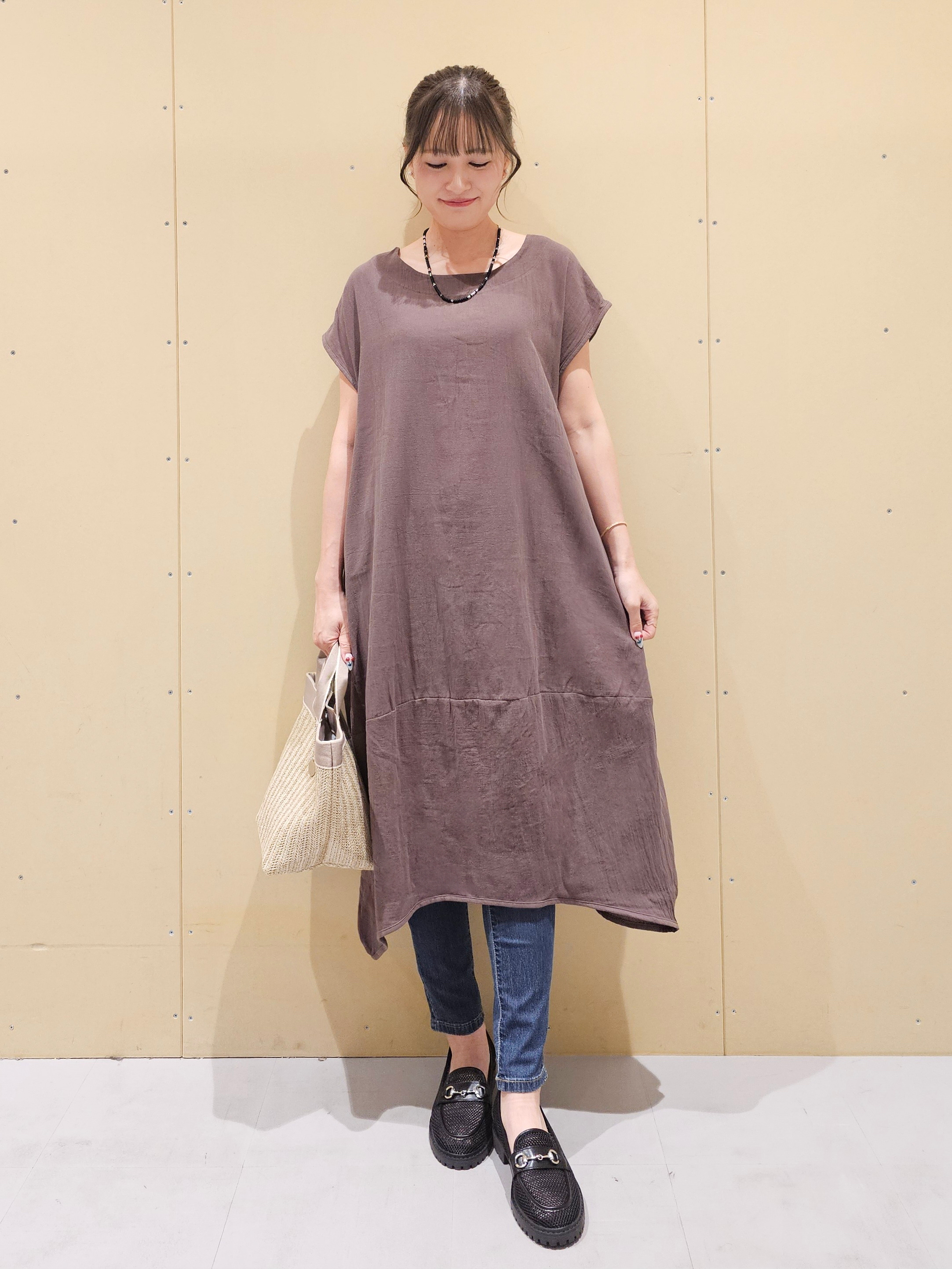 ゆゆさんの「SHOO･LA･RUE｜【S-LL/洗濯機可/体型カバー】綿100％ ふんわりラインが女性らしい コクーンワンピース」を使ったコーディネート
