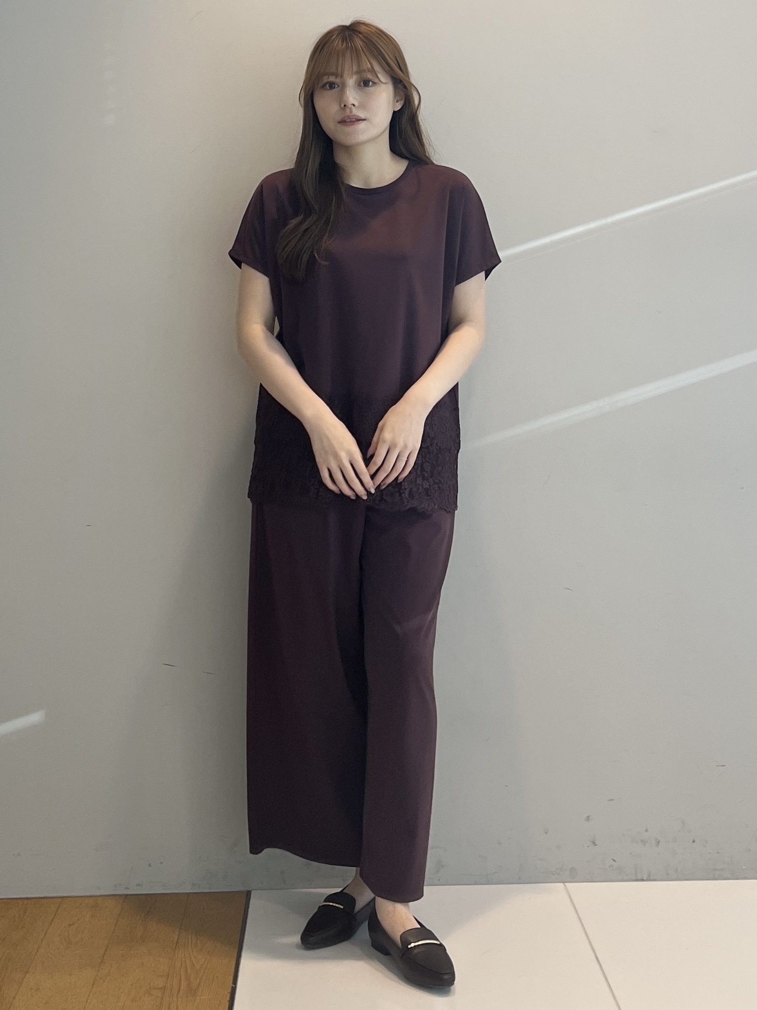 sayaさんの「grove｜【持続冷感/SET UP可】ひんやりポンチシリーズ／裾レースドルマンカットソー」を使ったコーディネート