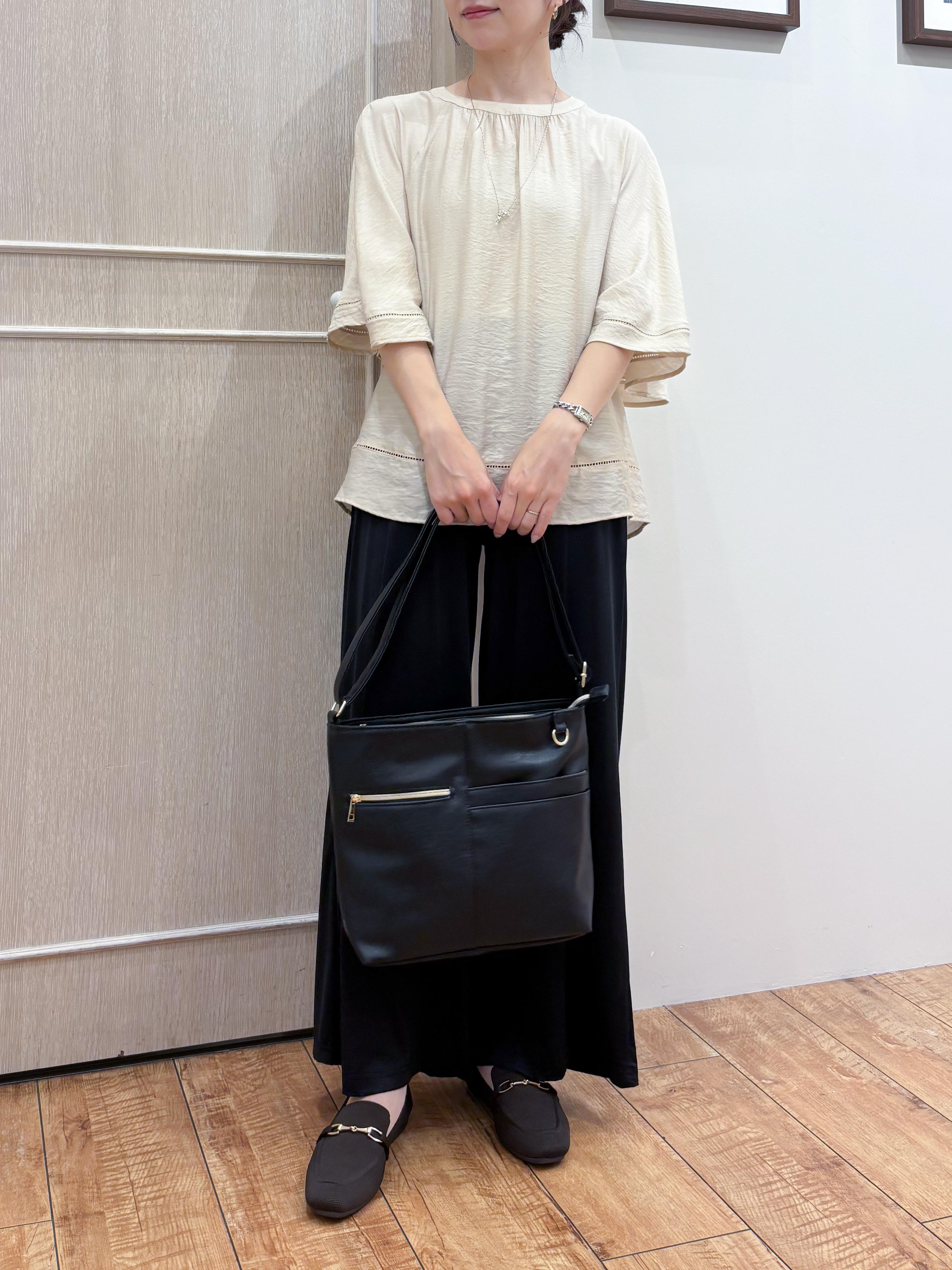 なみさんの「SHOO･LA･RUE｜【ひんやり/S-LL/体型カバー】はしごレースが涼し気な スラブポンチョ風ブラウス」を使ったコーディネート